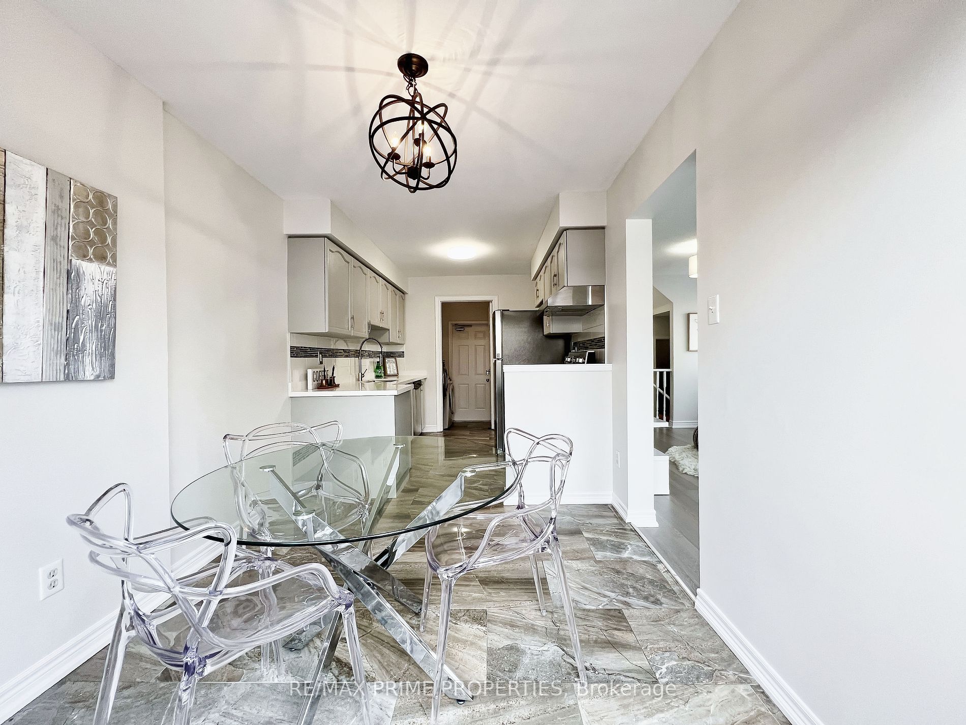 192 Pickett Cres