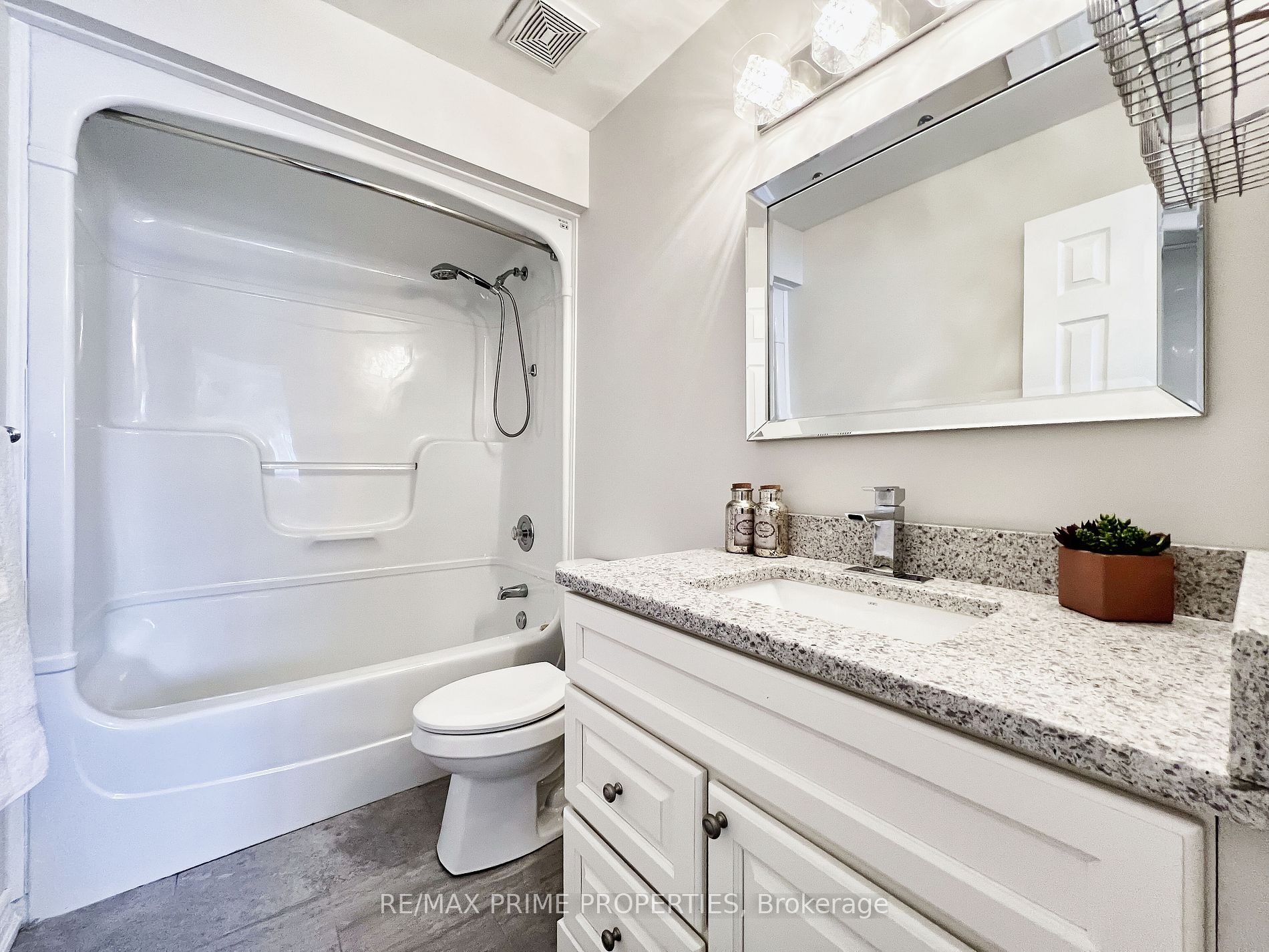 192 Pickett Cres
