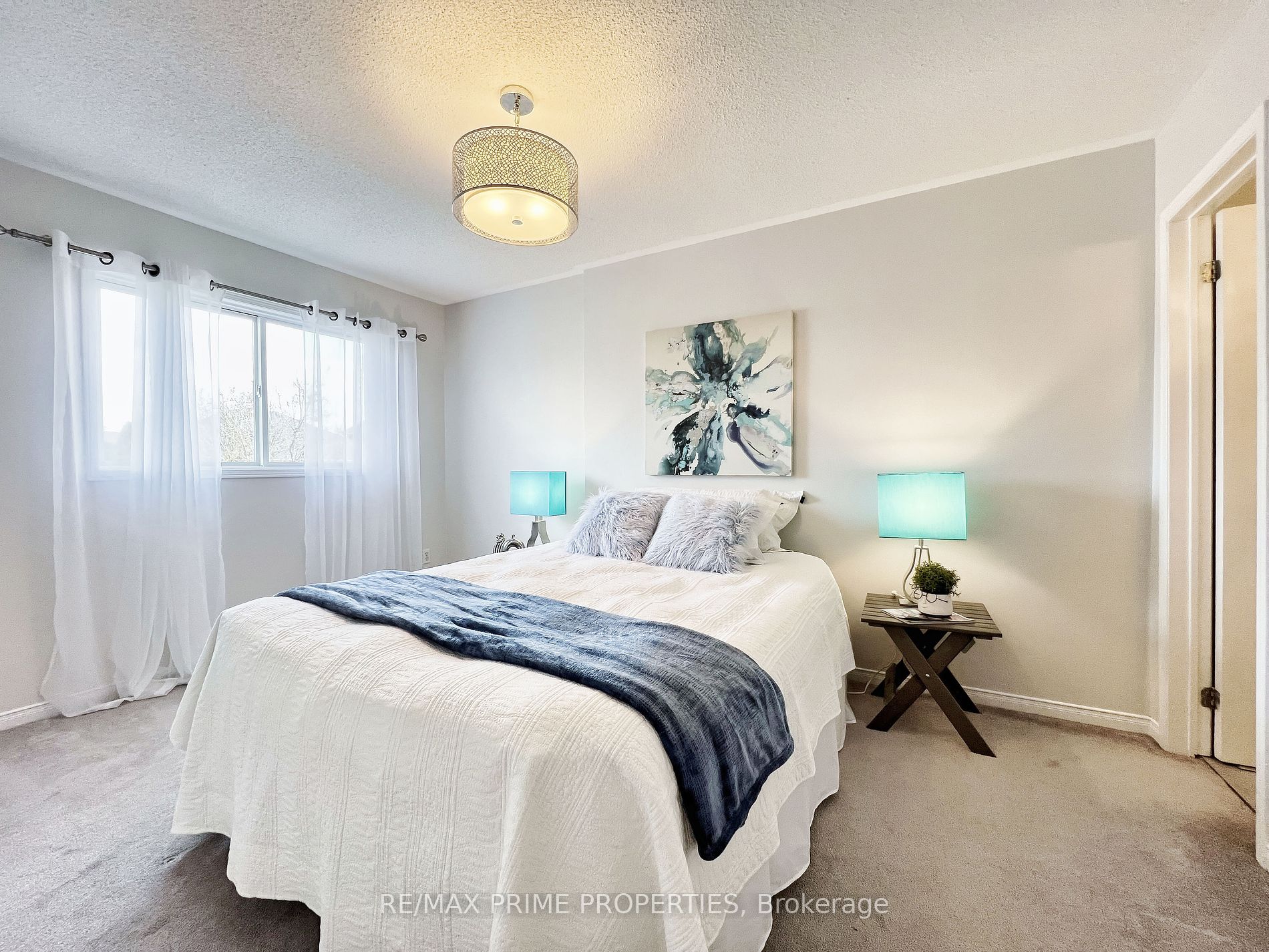 192 Pickett Cres