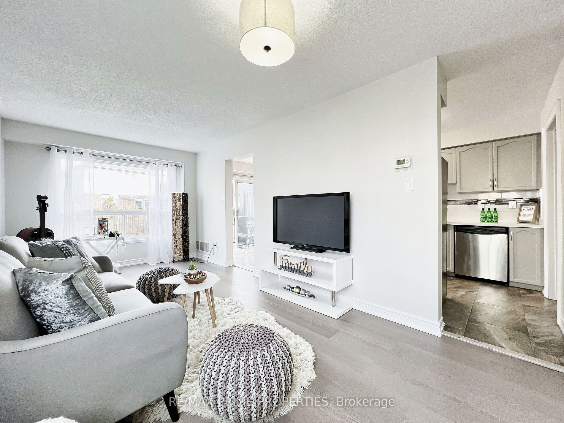192 Pickett Cres