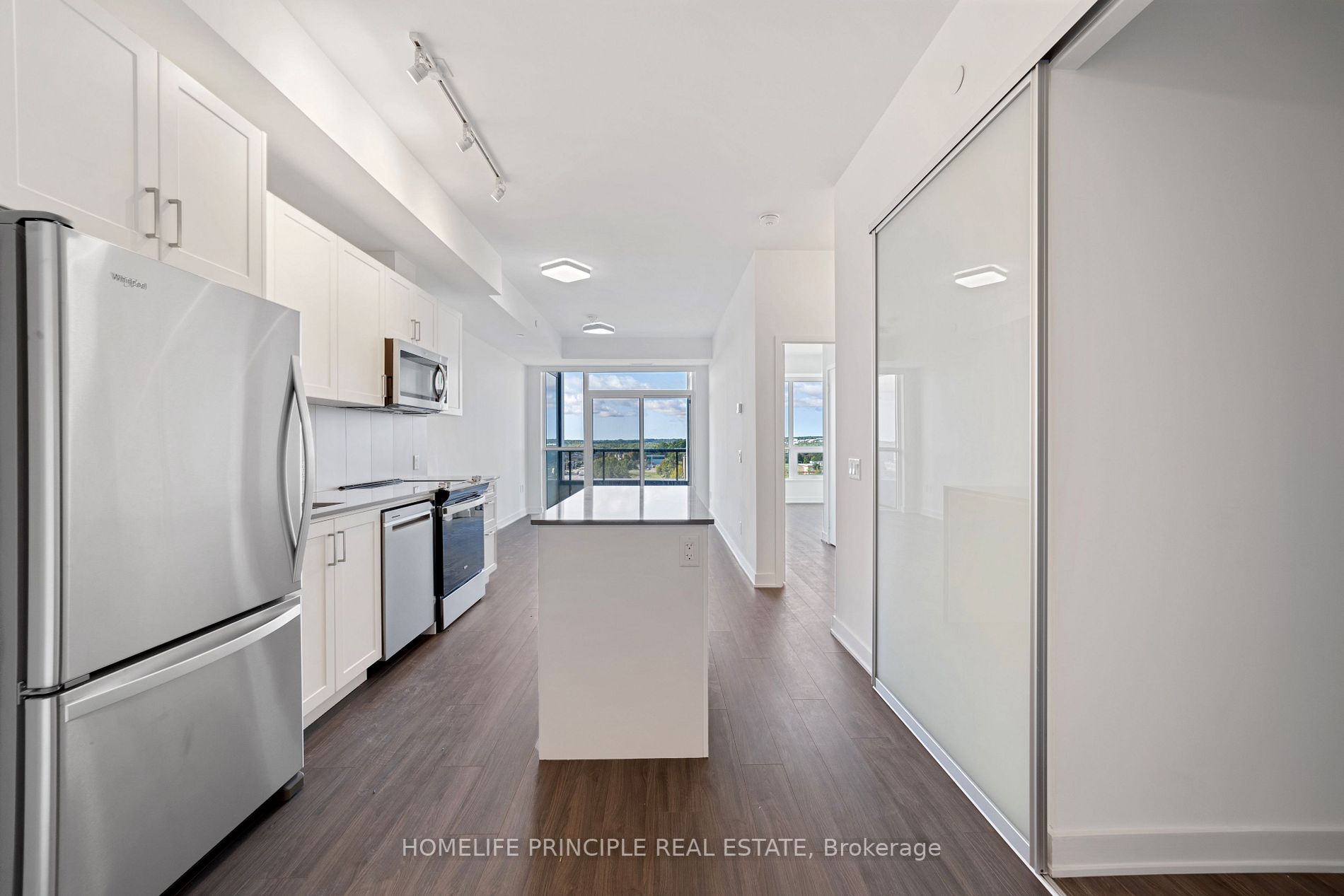 681 Yonge St, #512
