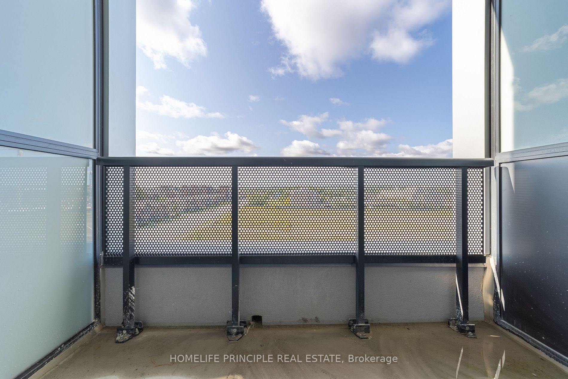 681 Yonge St, #512