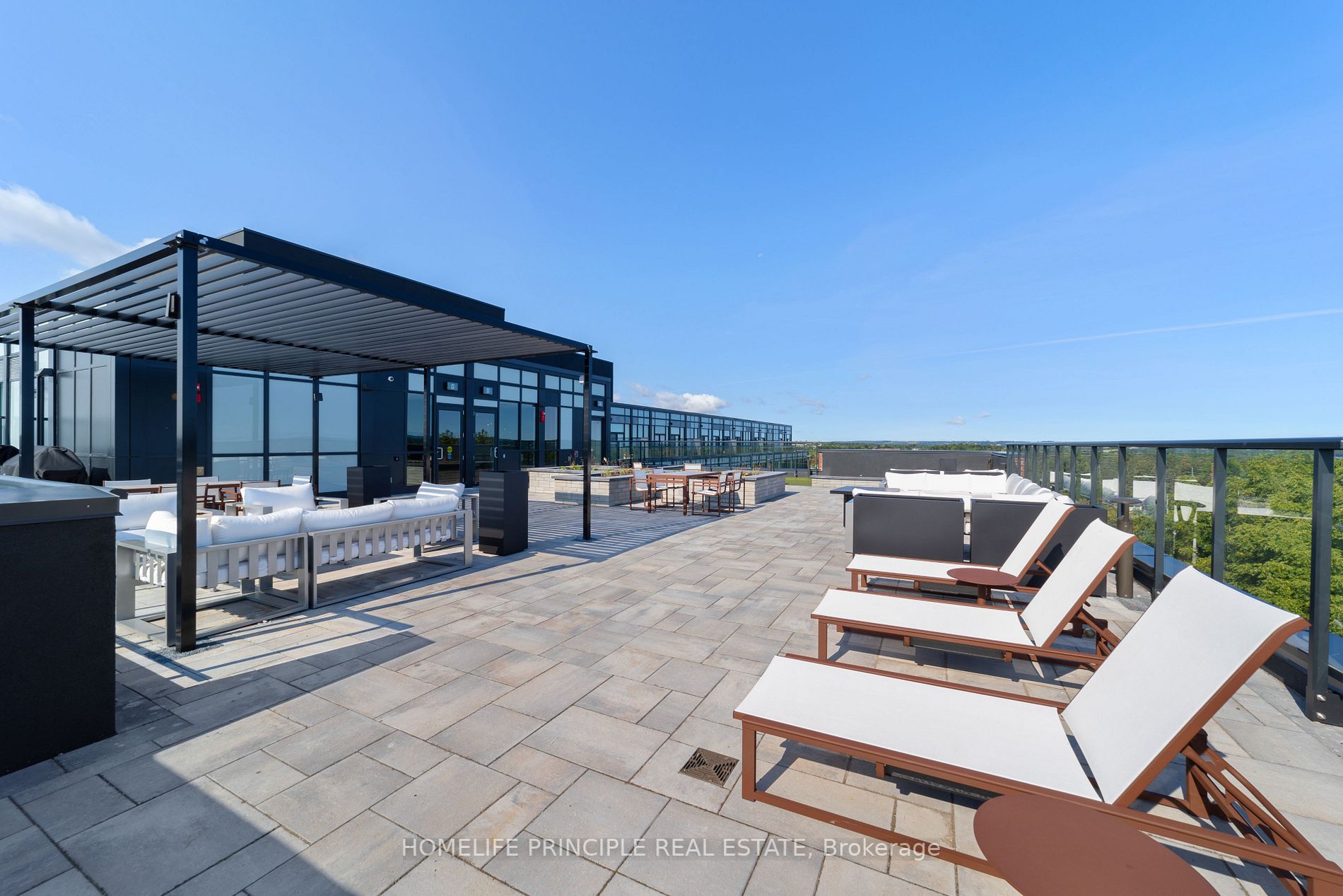 681 Yonge St, #512