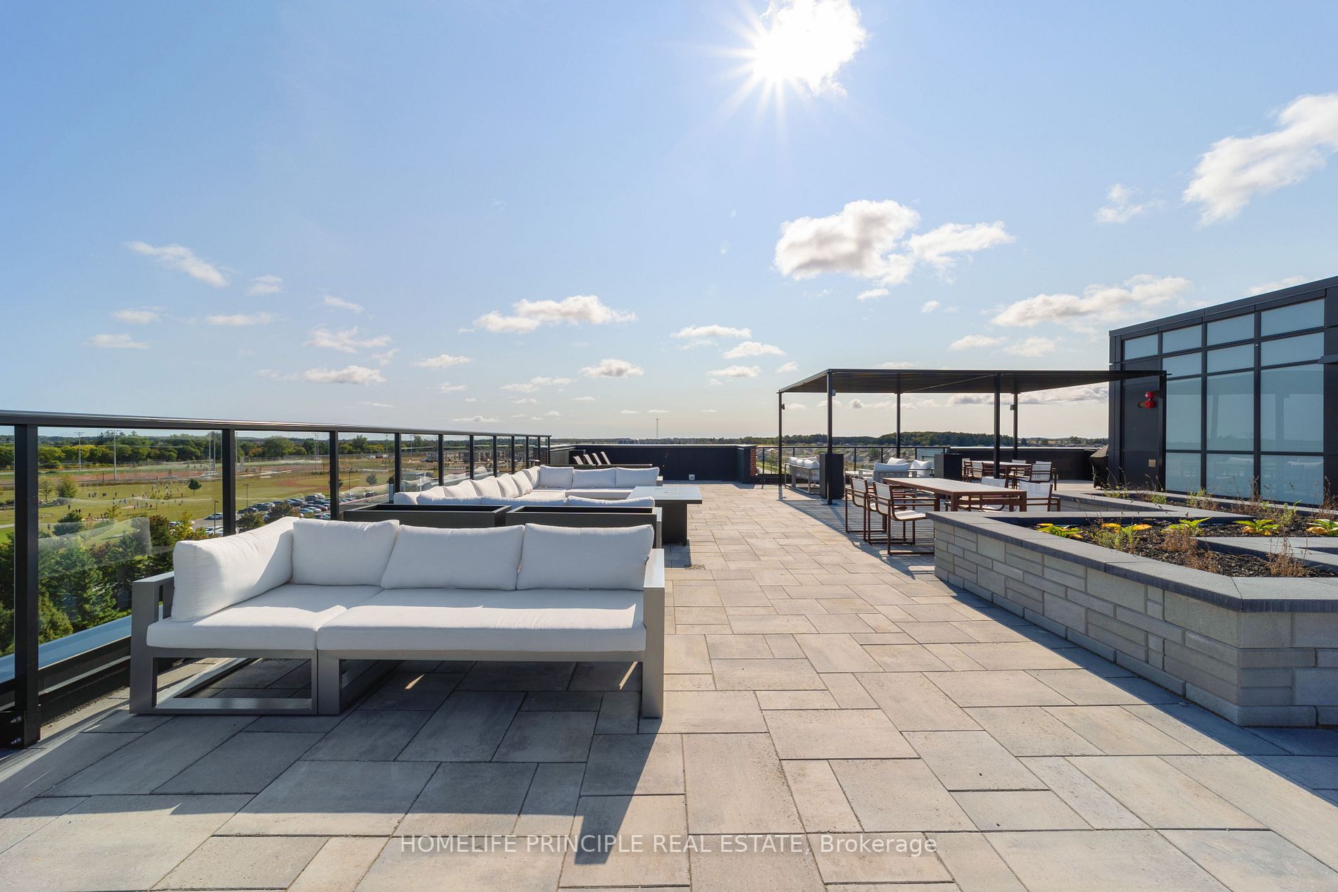 681 Yonge St, #512