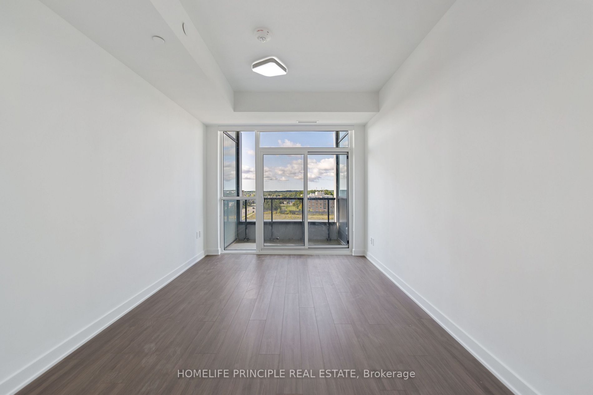 681 Yonge St, #512