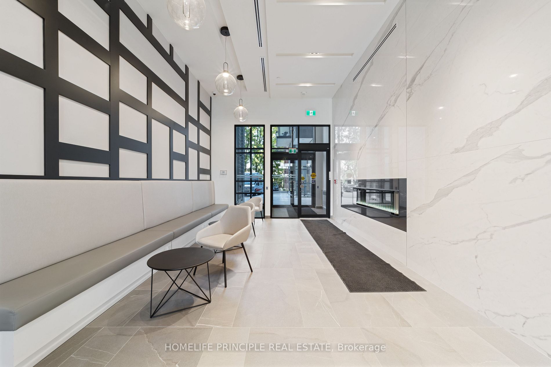 681 Yonge St, #512