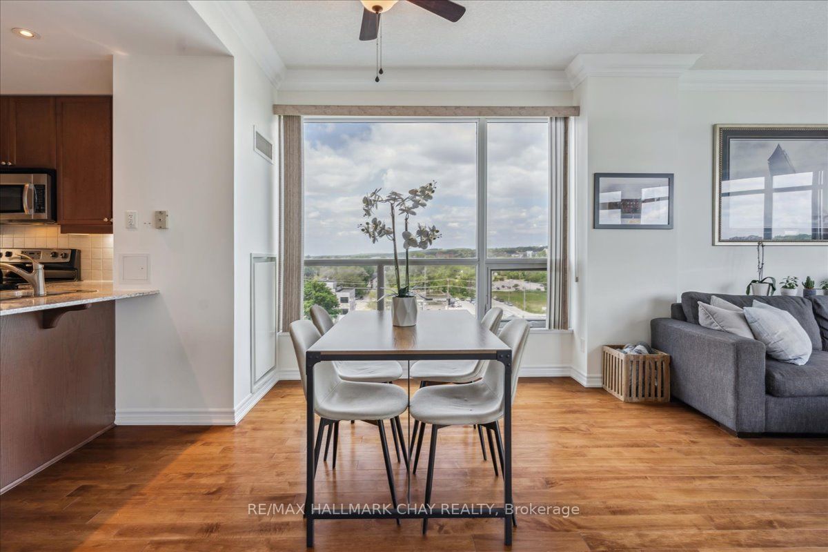 37 Ellen St, #802