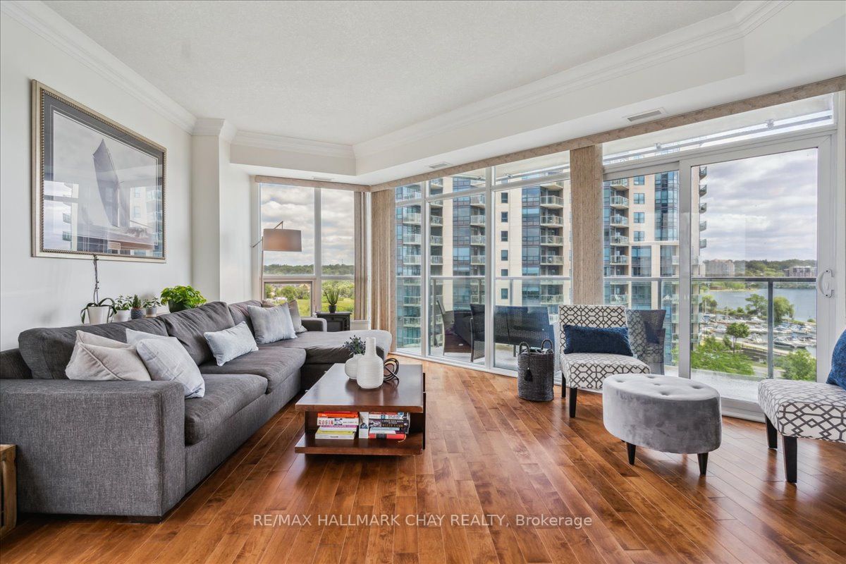 37 Ellen St, #802