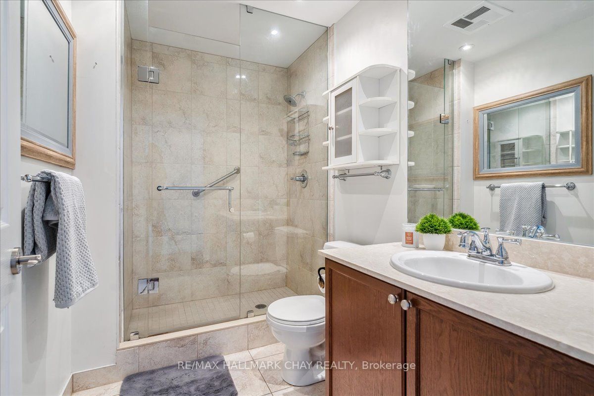 37 Ellen St, #802