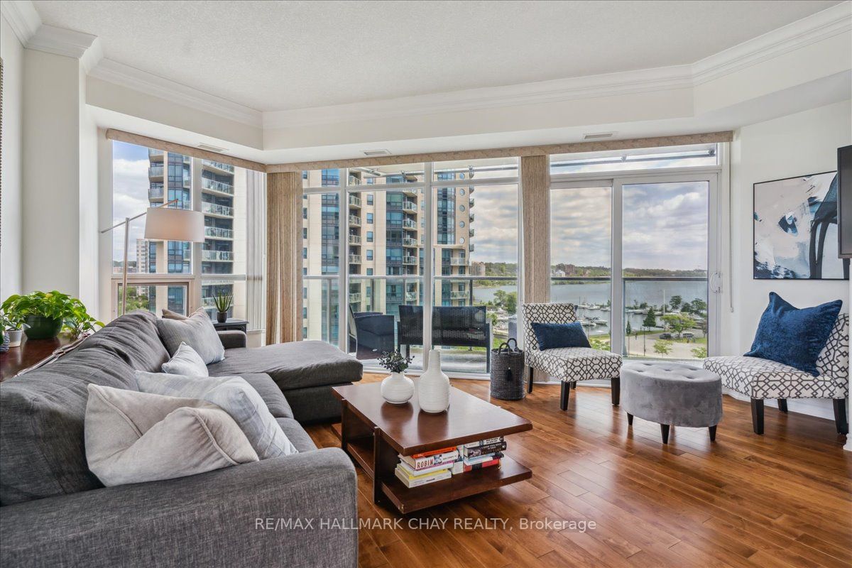 37 Ellen St, #802