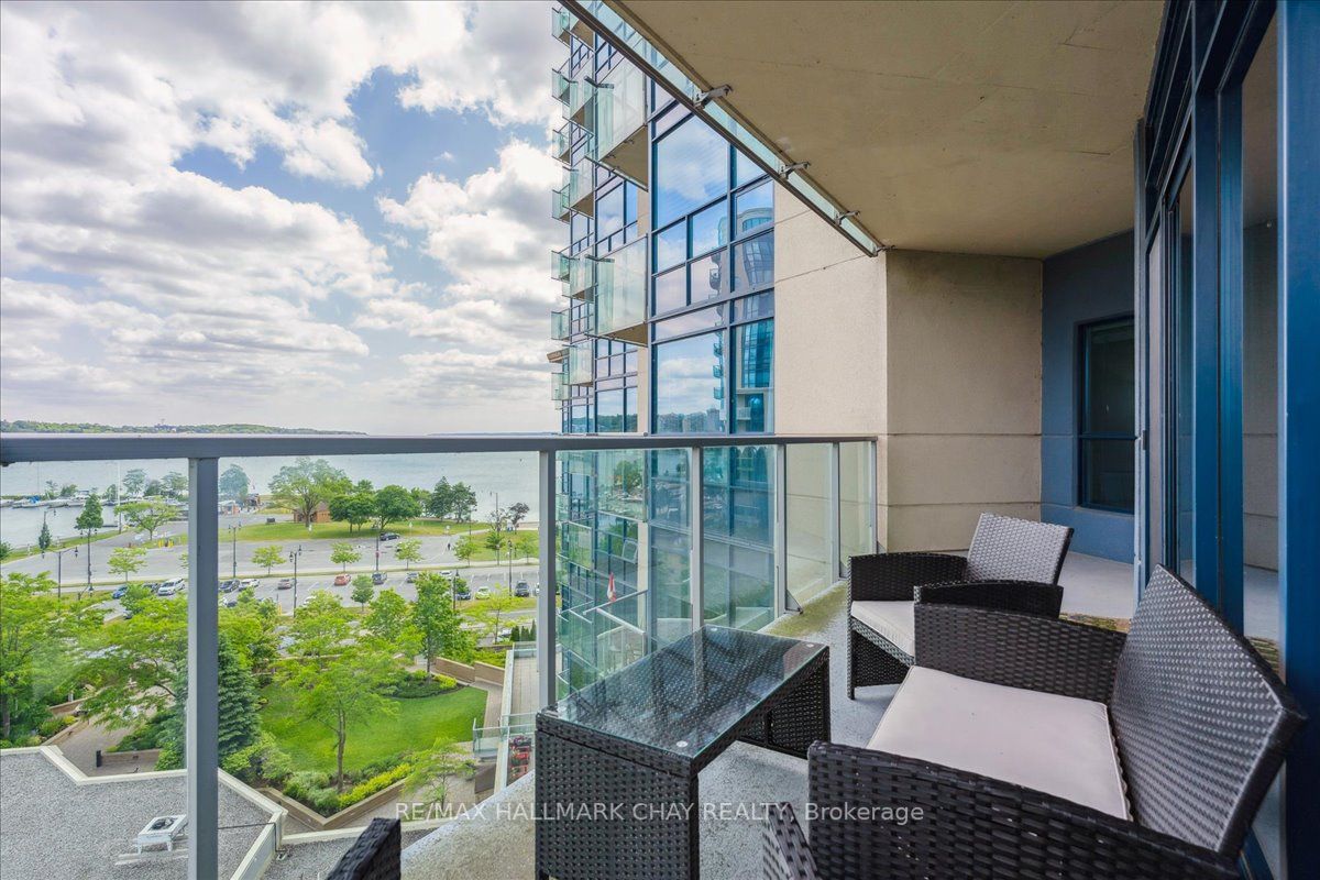 37 Ellen St, #802