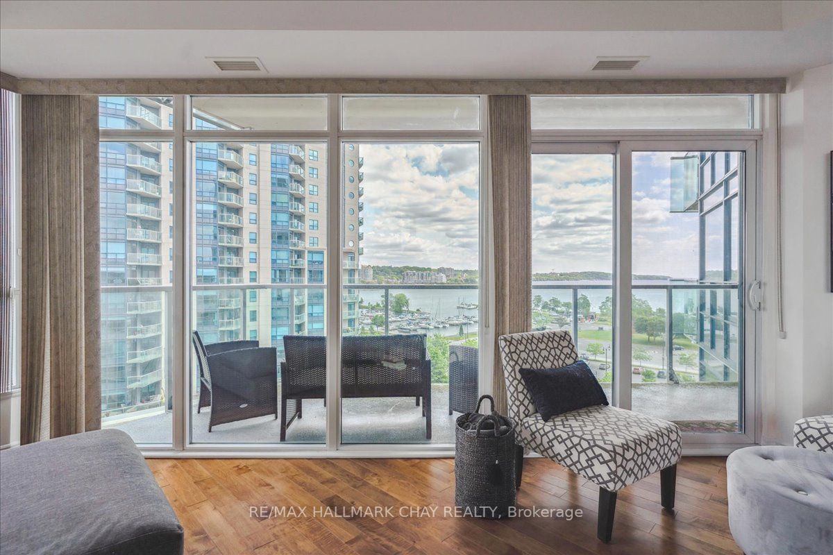 37 Ellen St, #802