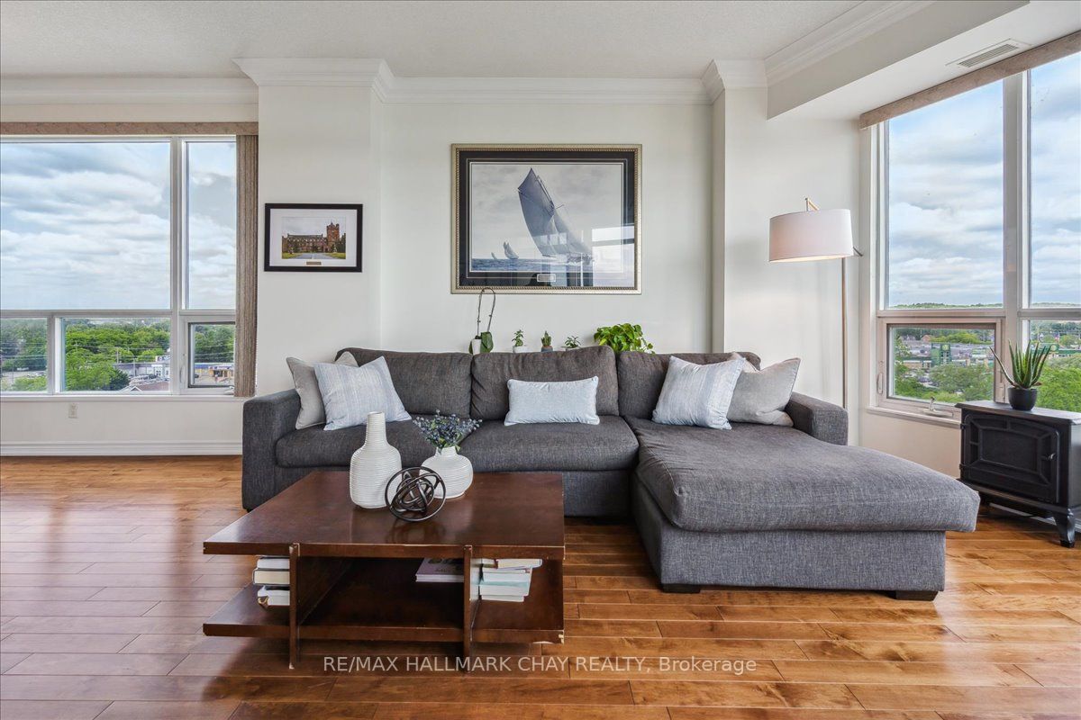 37 Ellen St, #802
