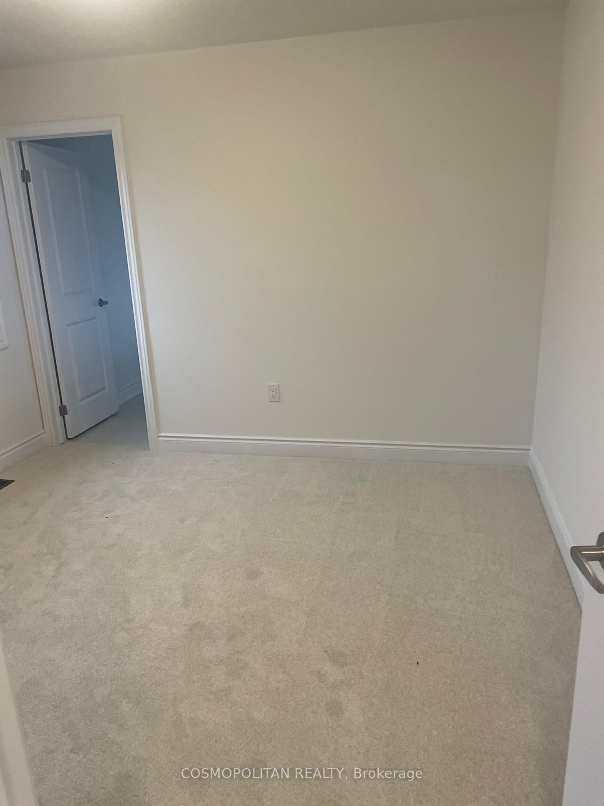 68 Season Cres S
