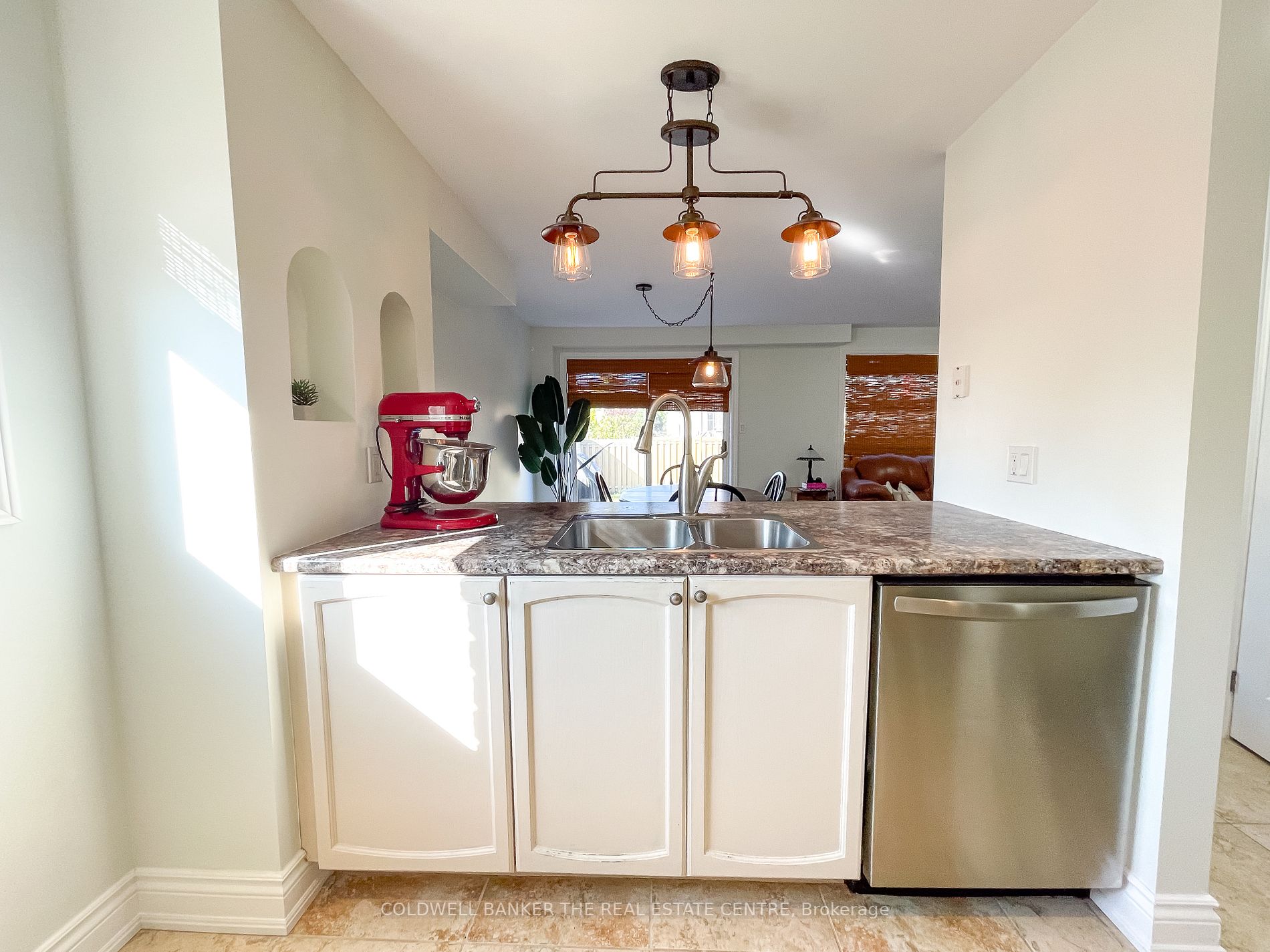 20 Silver Maple Cres