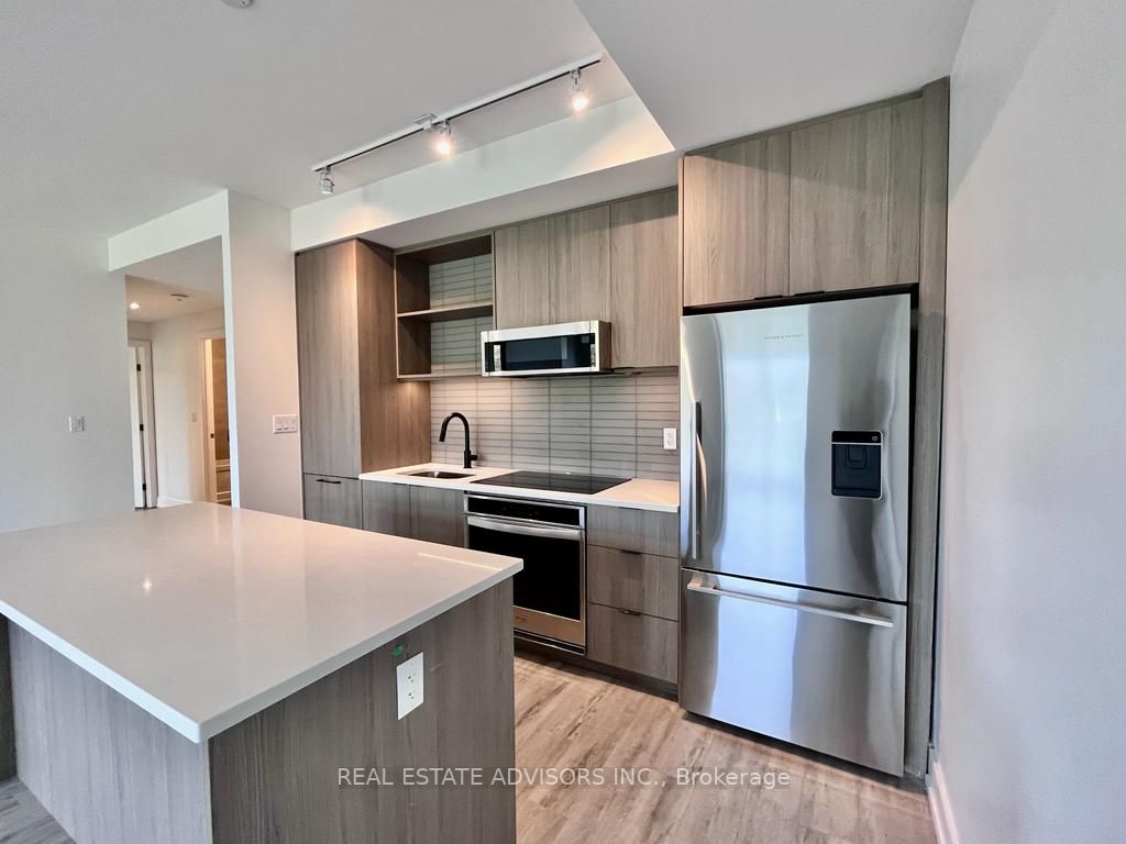 185 Dunlop St E, #716