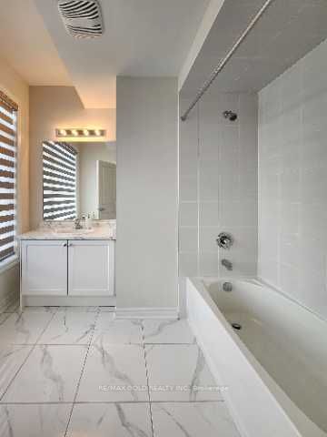 17 Ludlow Dr
