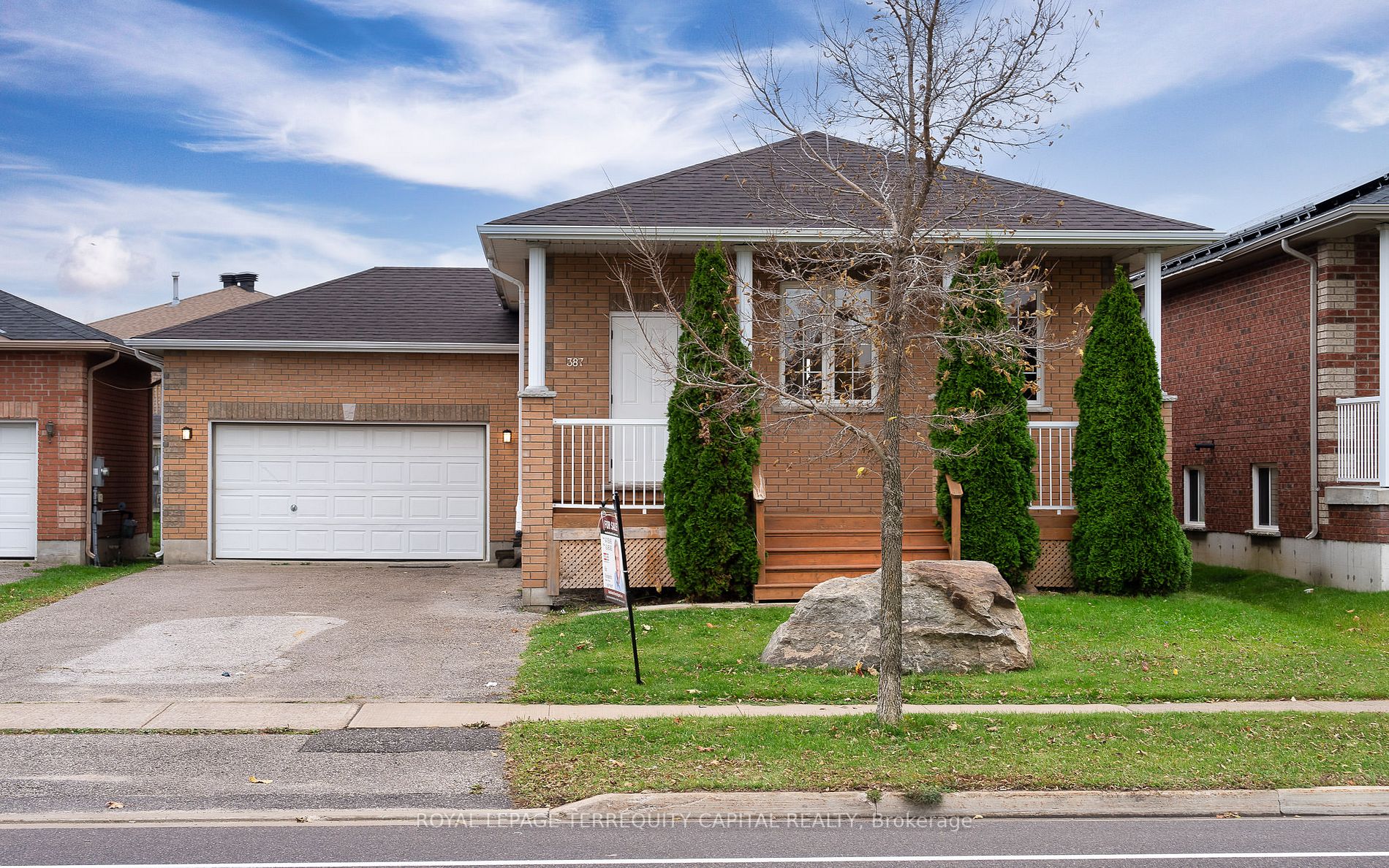 387 Georgian Dr