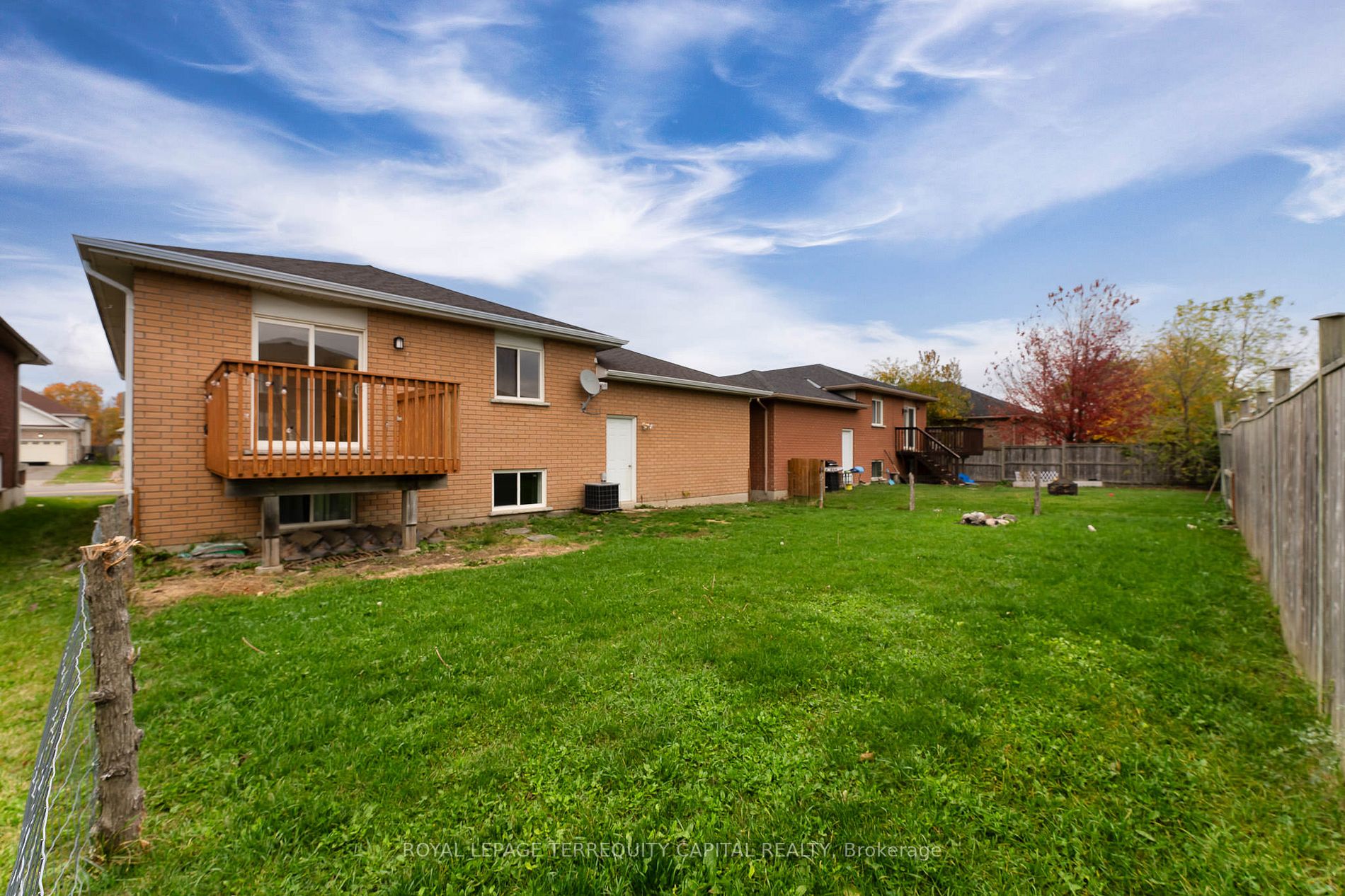 387 Georgian Dr