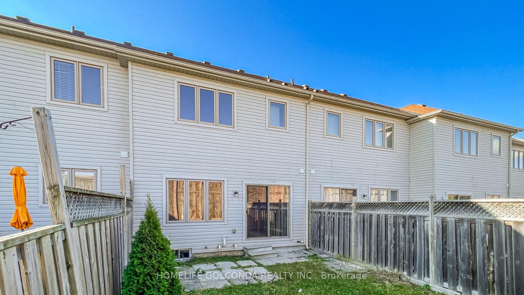 52 Pearcey Cres