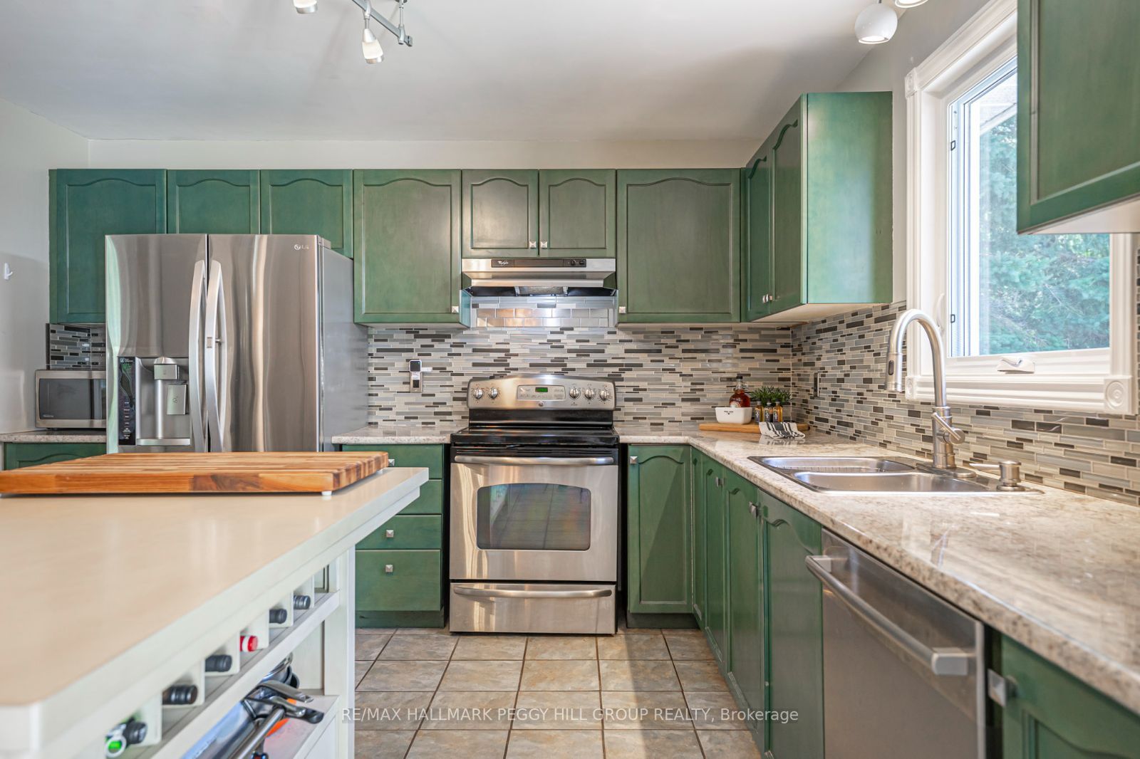 1948 Rosemount Rd