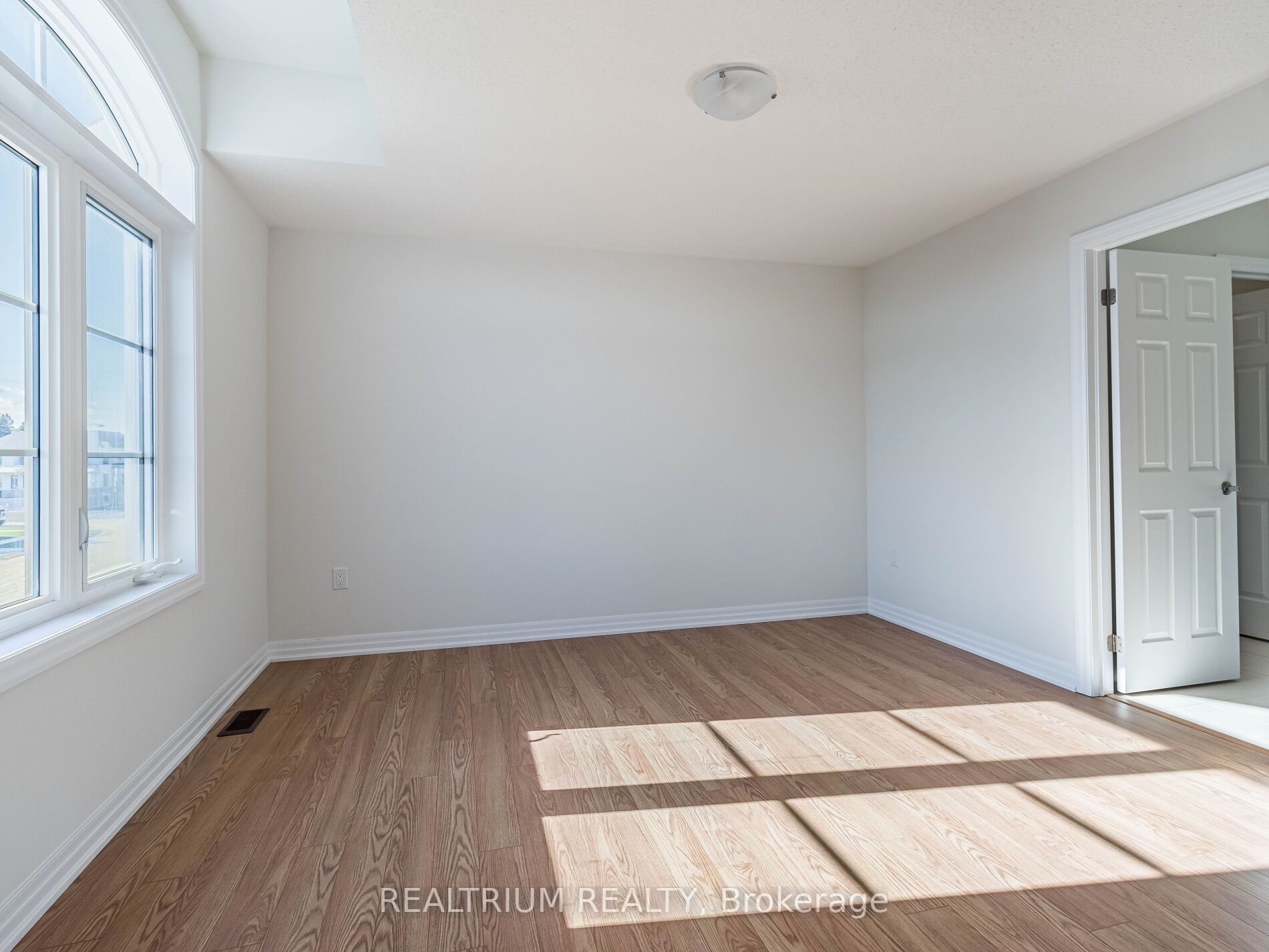 253 Warden St