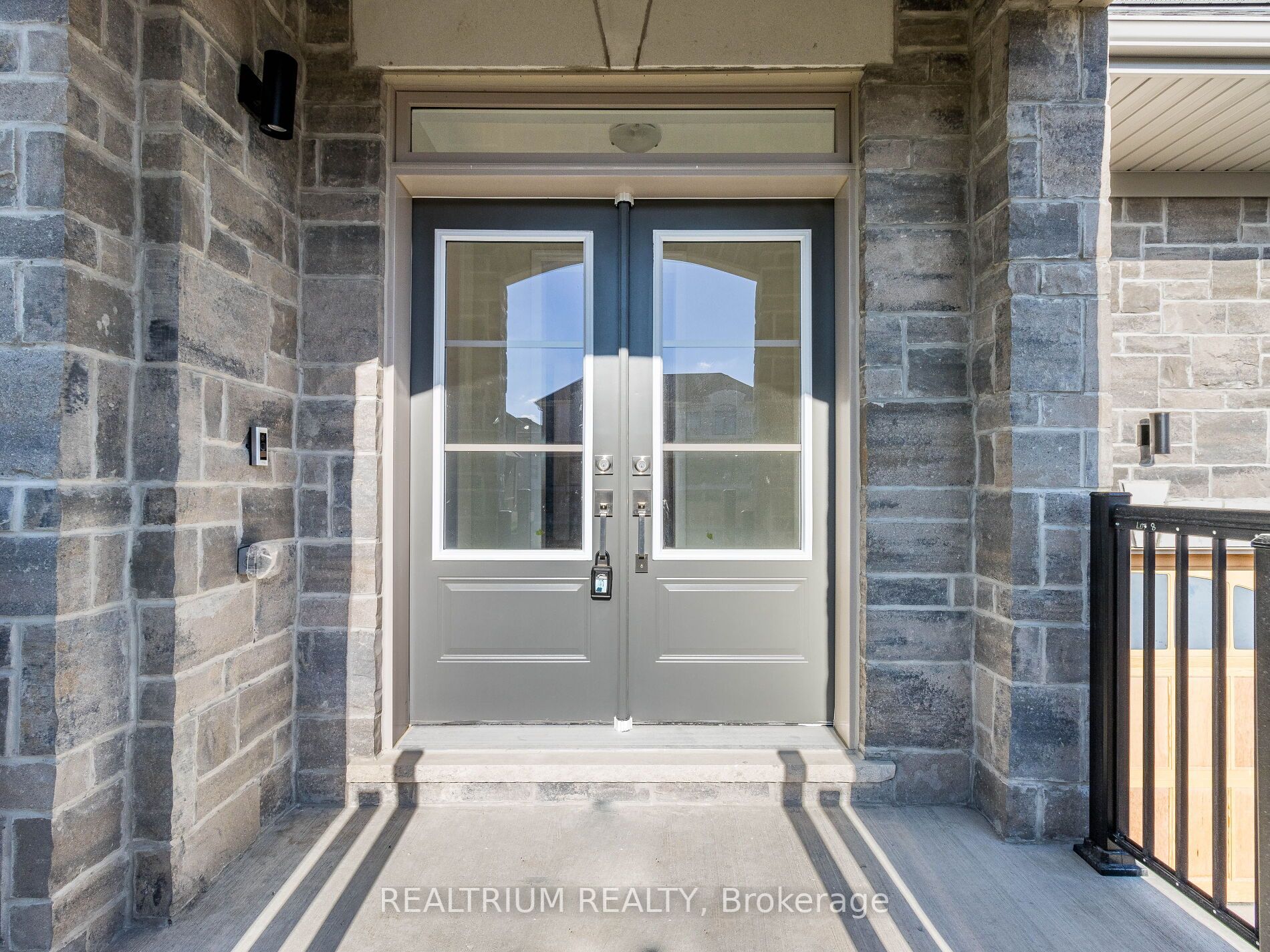 253 Warden St