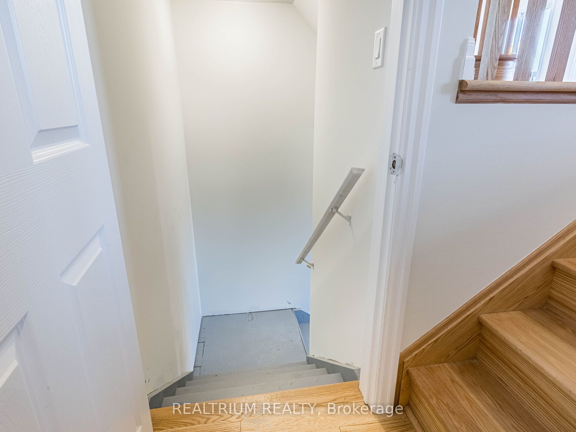 253 Warden St