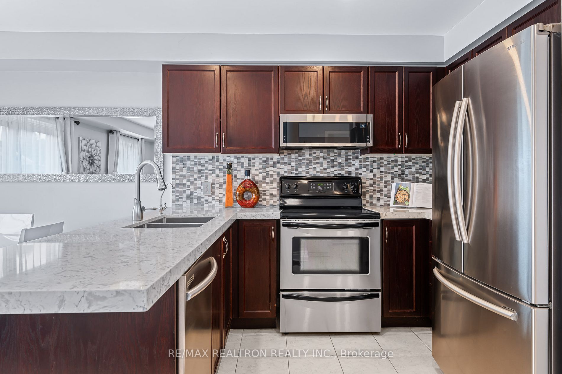 129 Empire Dr