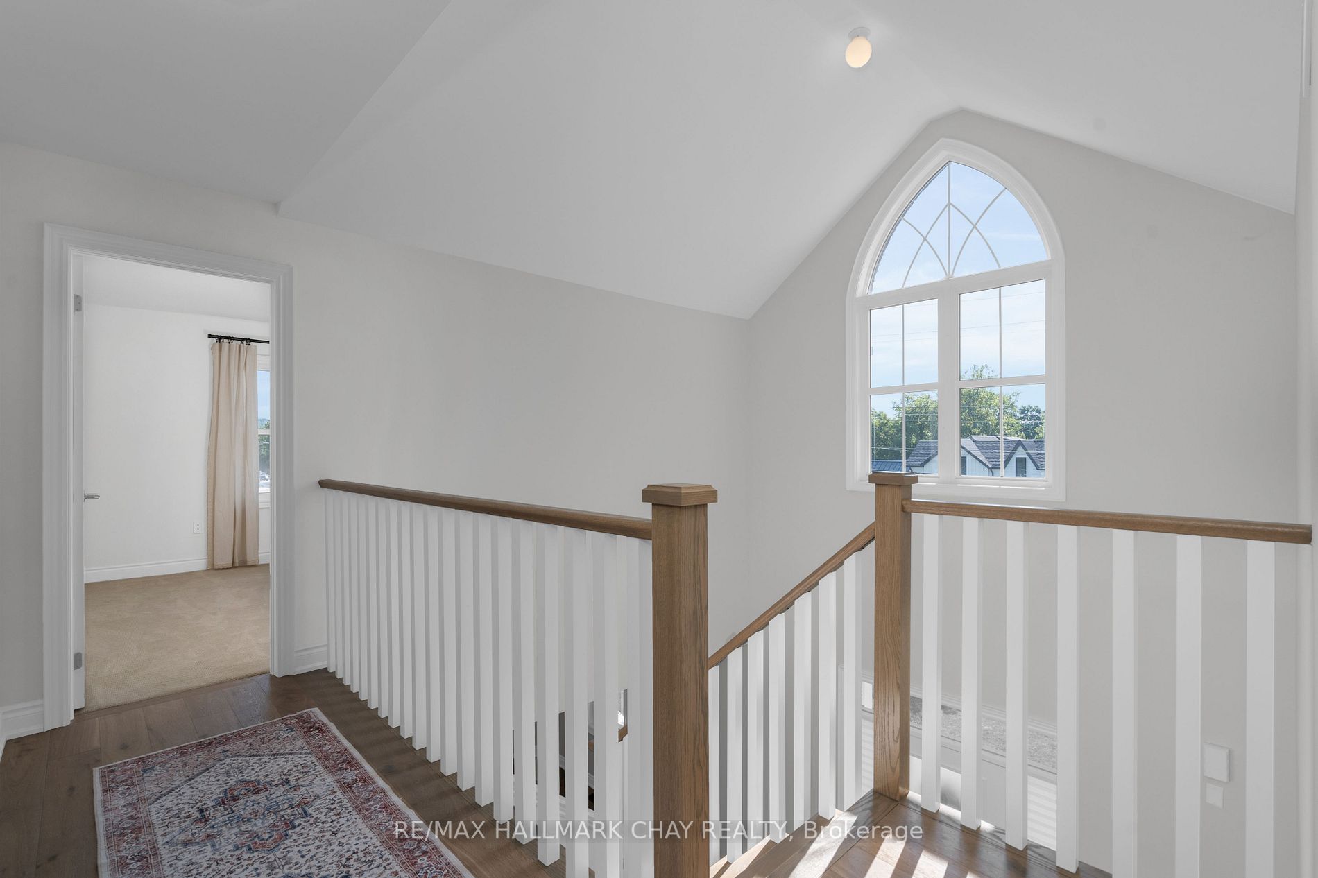 43 Wellington St E