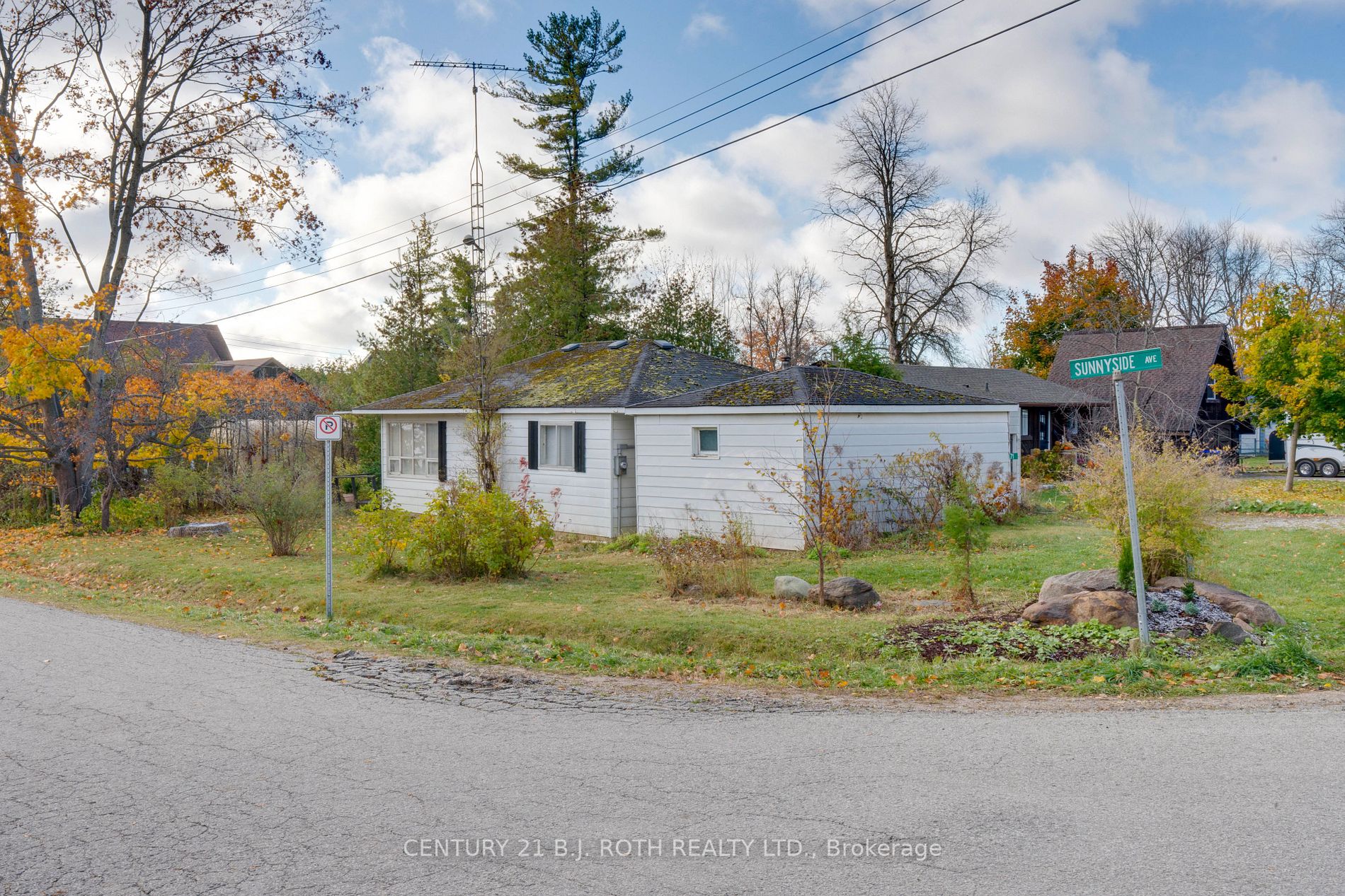 71 Lakeshore Rd E