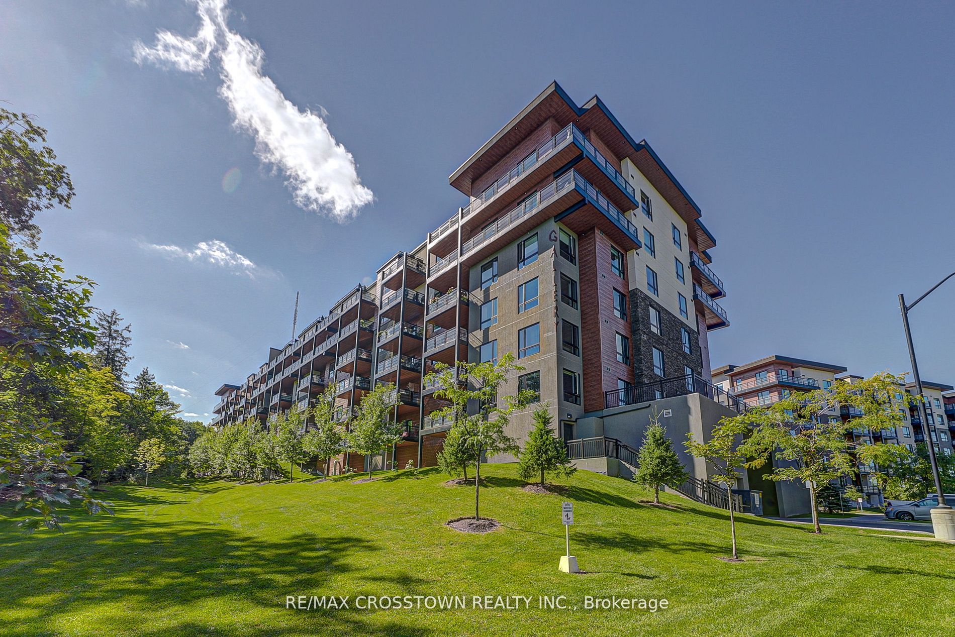 302 Essa Rd, #201