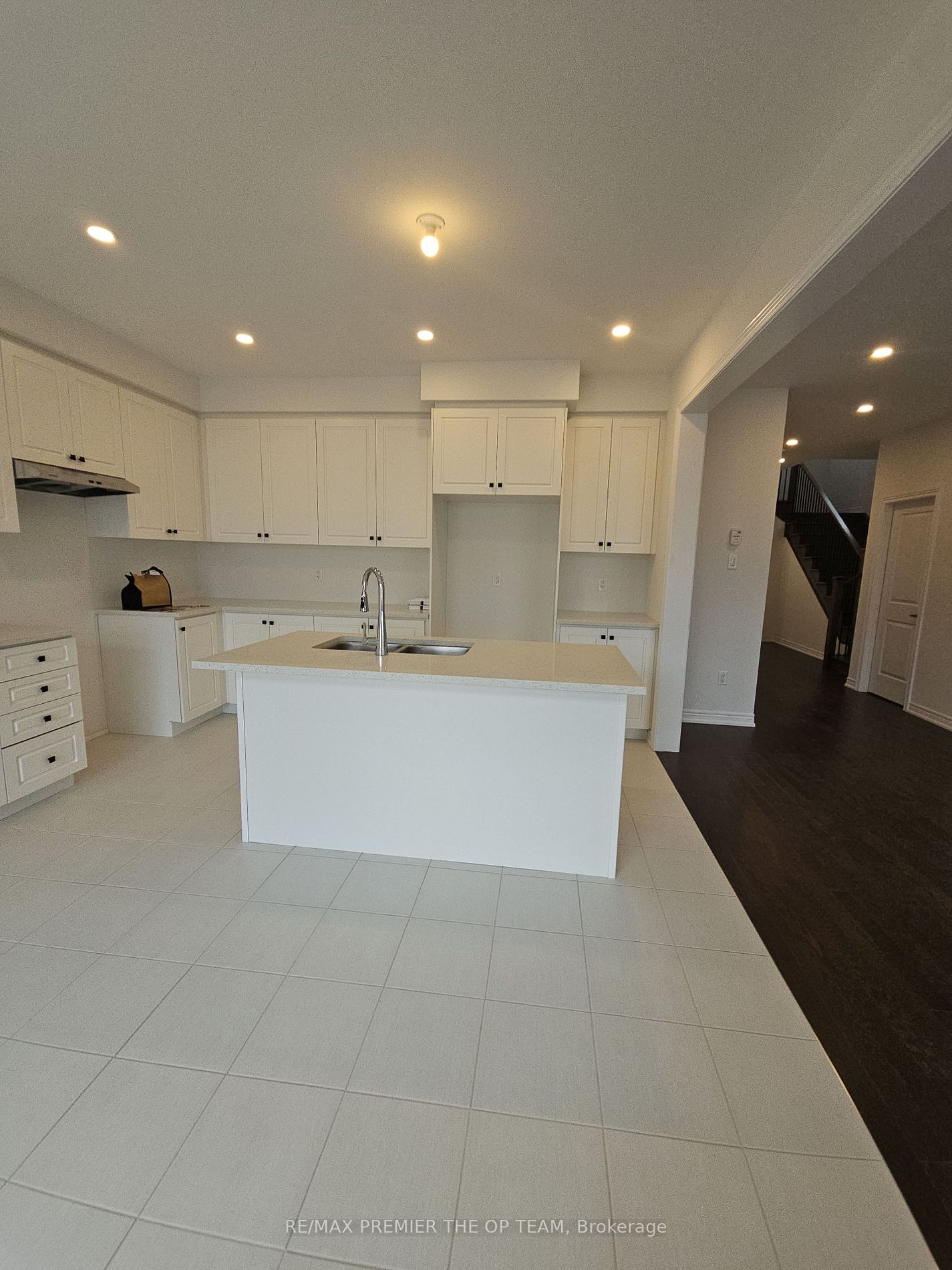 5 Abbey Cres