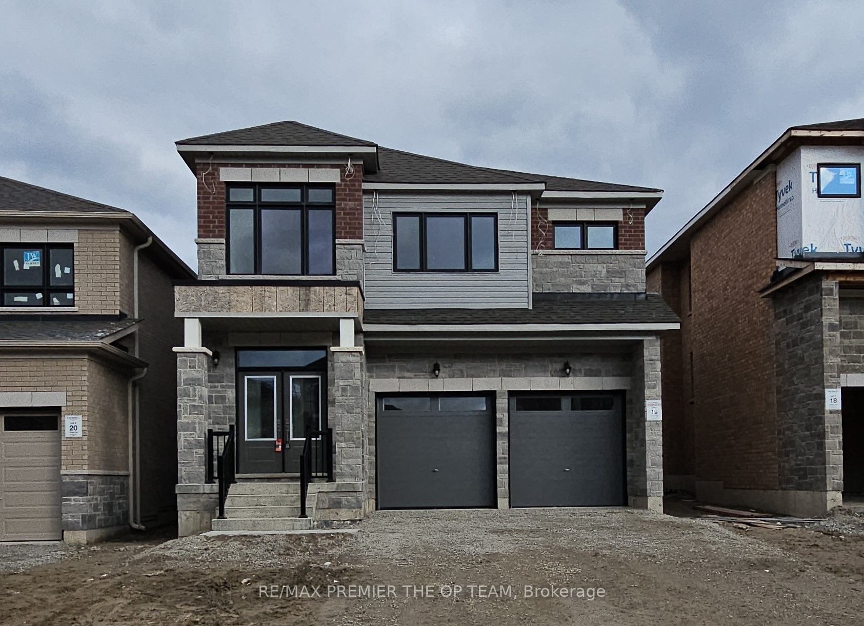5 Abbey Cres