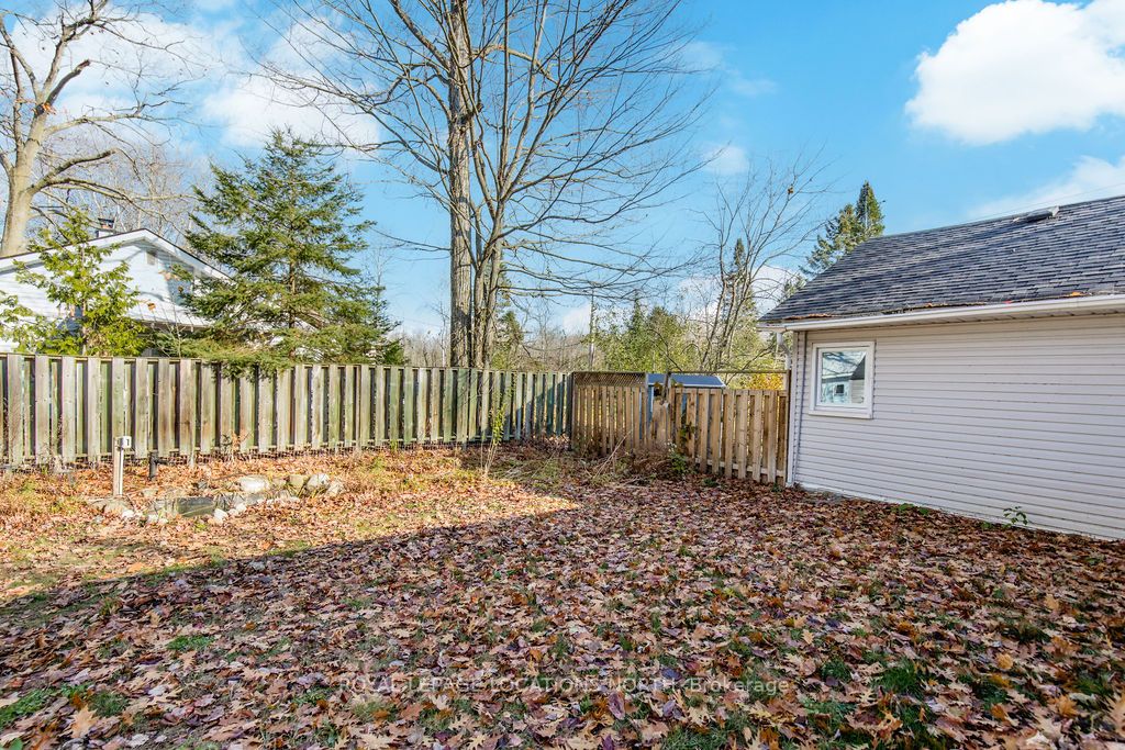 10 Oak St