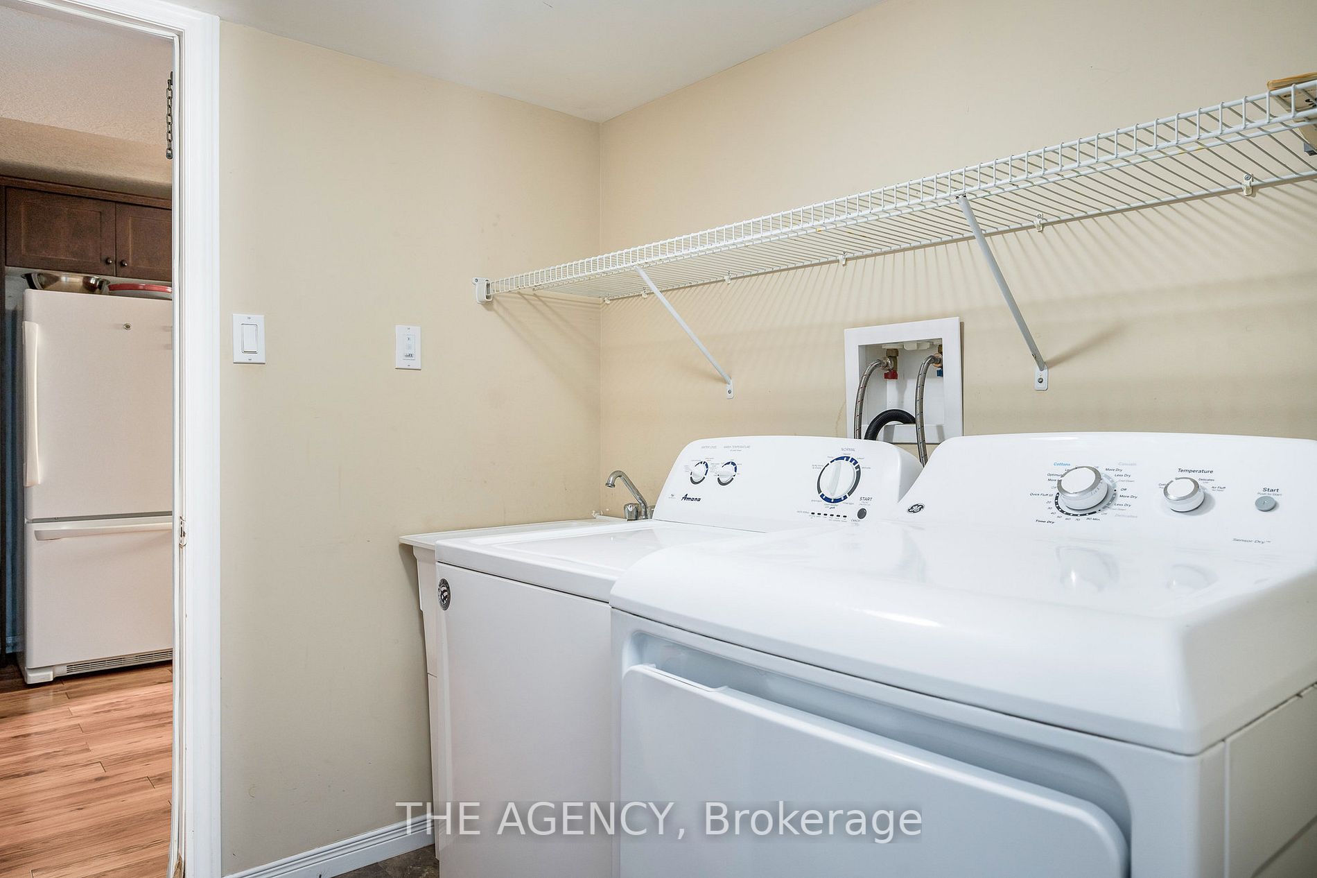 10 Lynden St