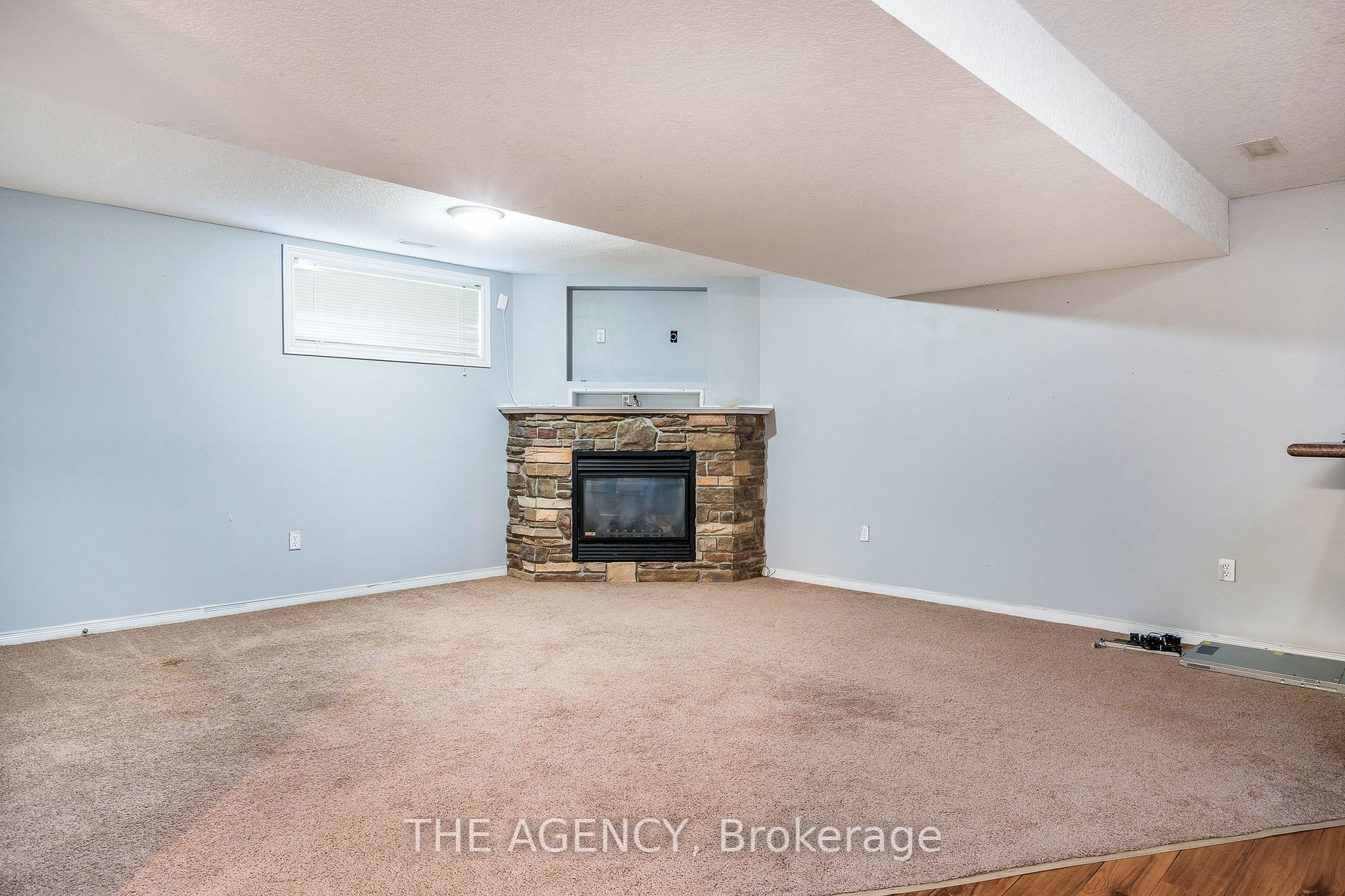 10 Lynden St