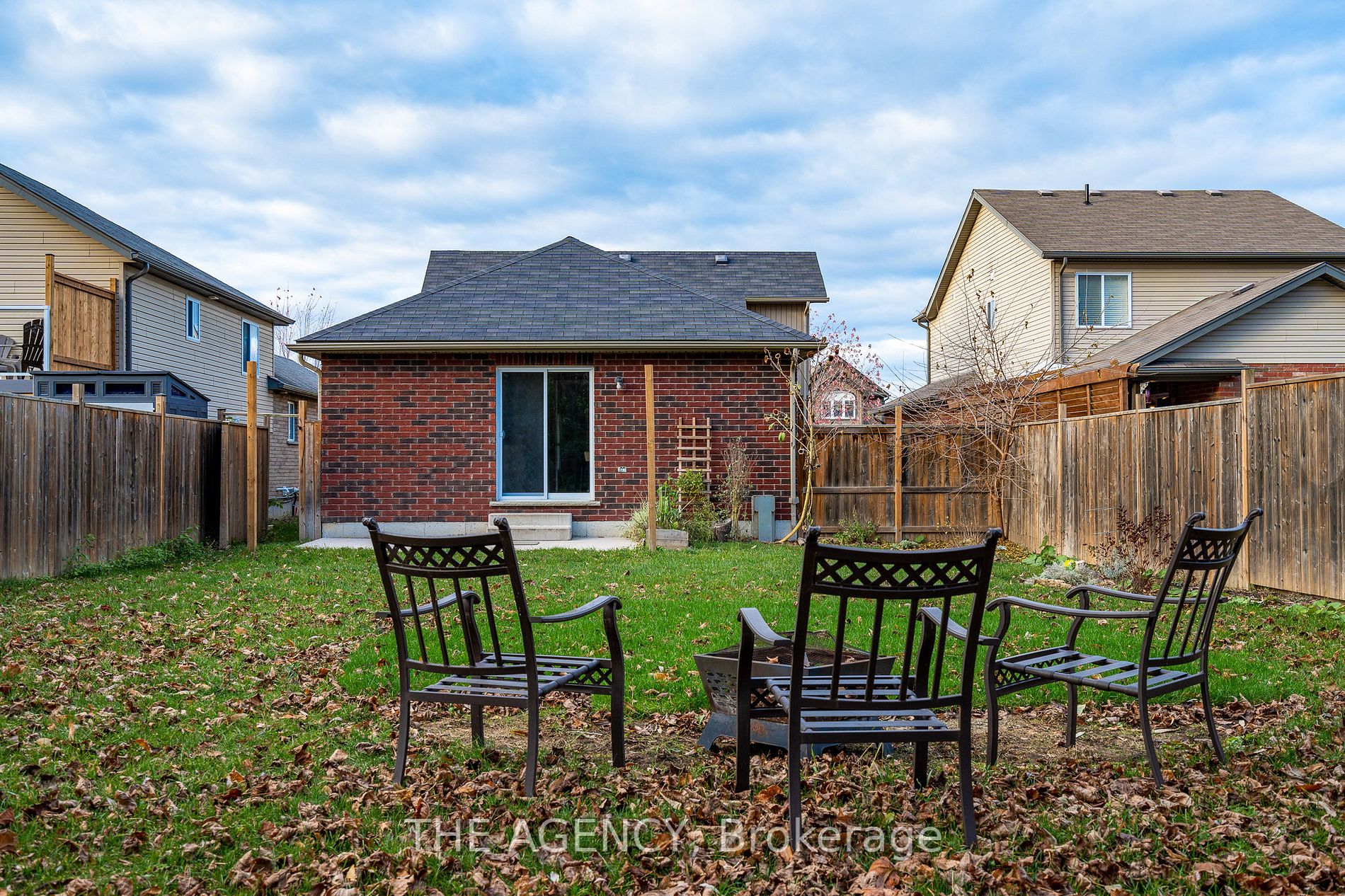 10 Lynden St