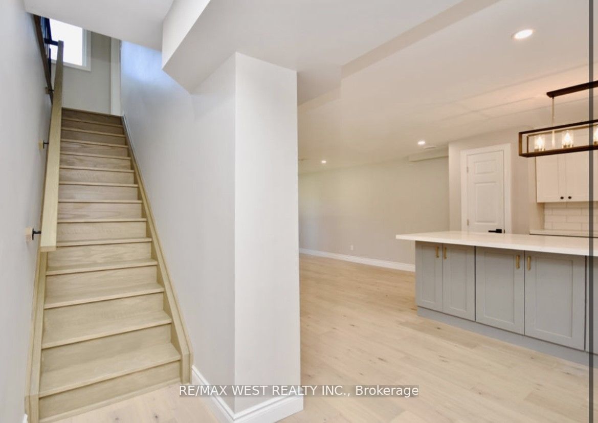 159 Cedar Island Rd