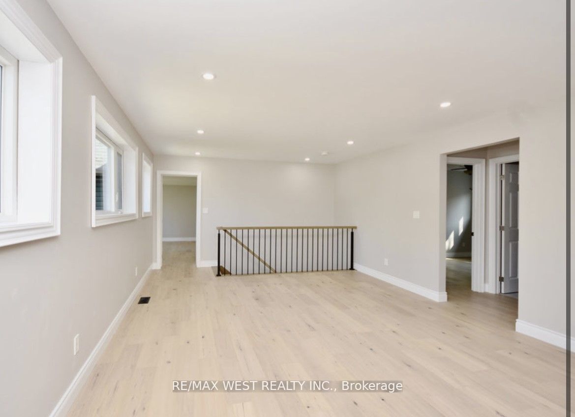 159 Cedar Island Rd