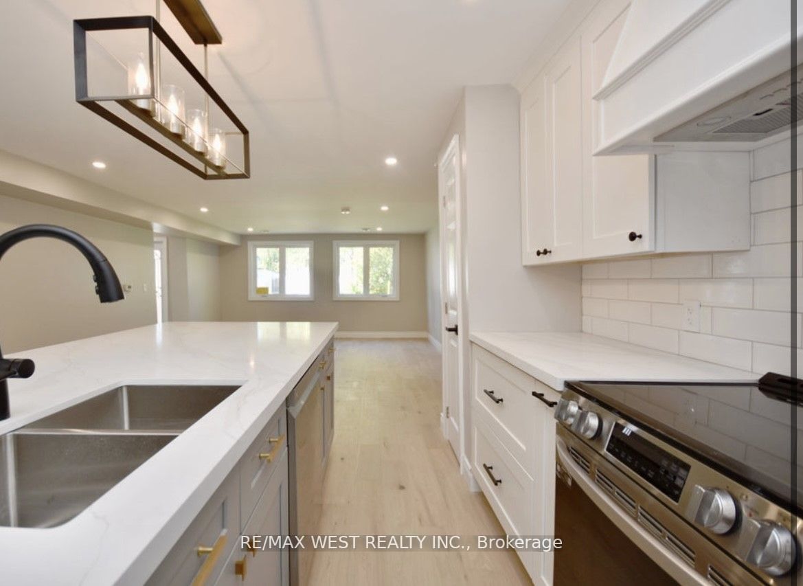 159 Cedar Island Rd