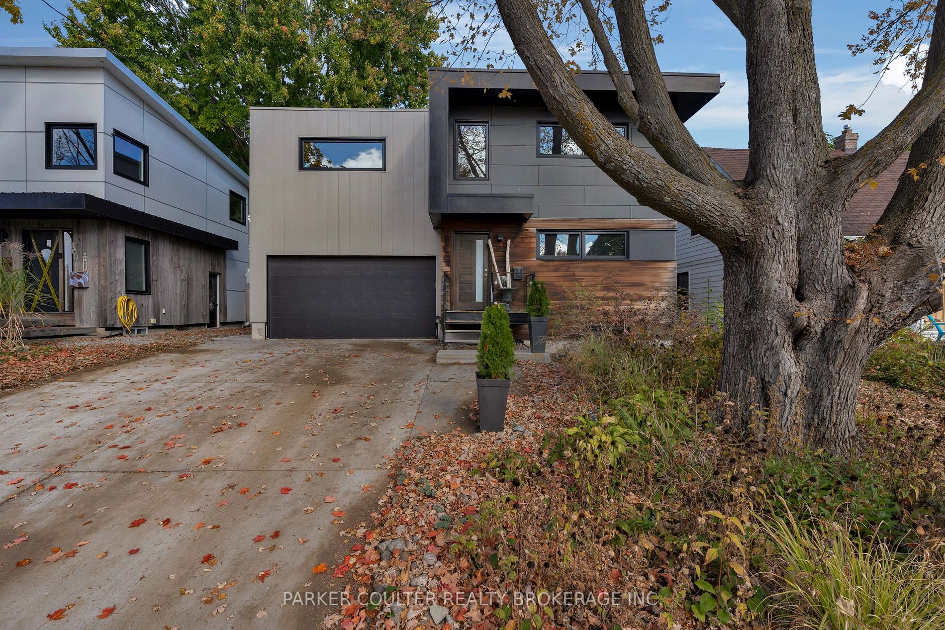202 Napier St