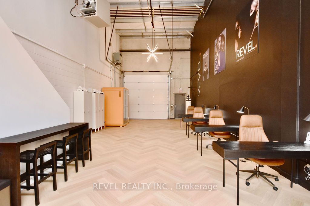 353 Saunders Rd, #4