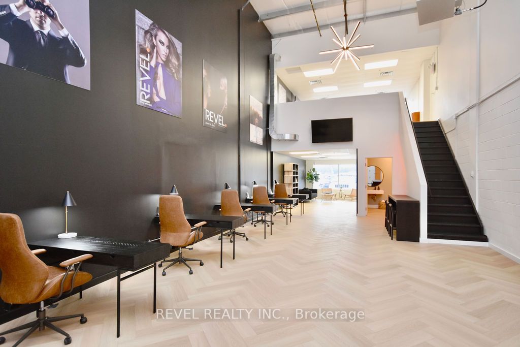 353 Saunders Rd, #4