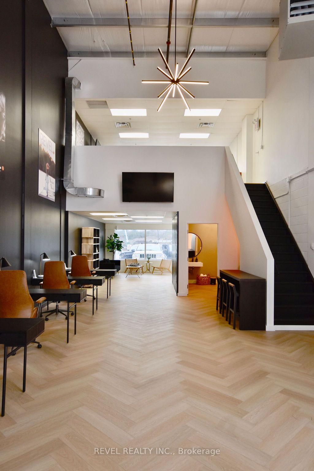 353 Saunders Rd, #4