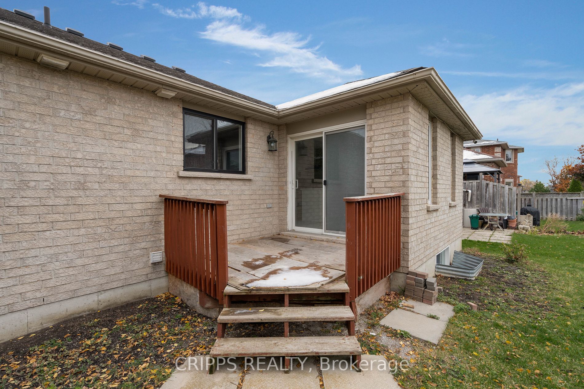369 Georgian Dr, #Lower