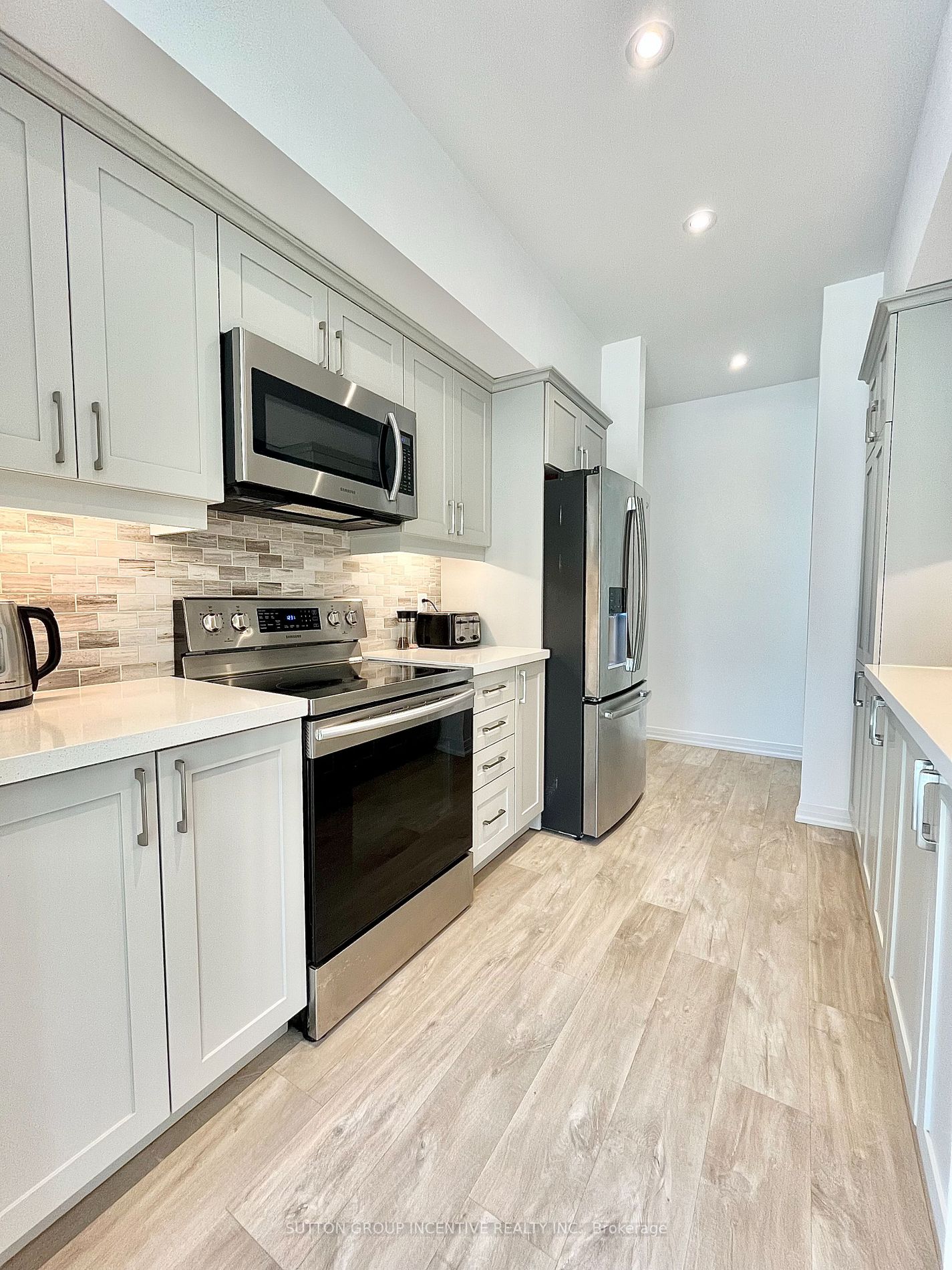 304 Essa Rd, #614