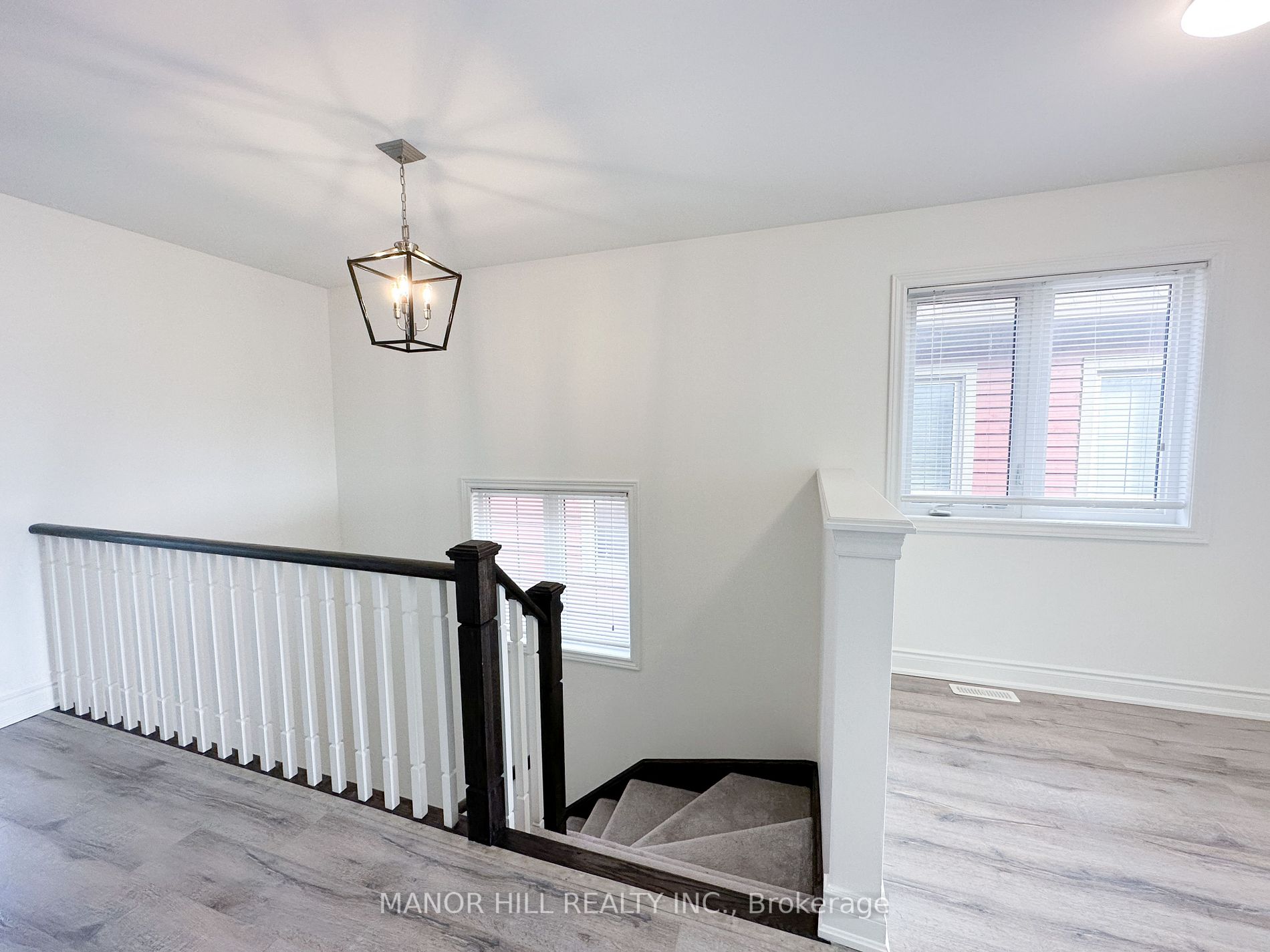 46 Robertson St