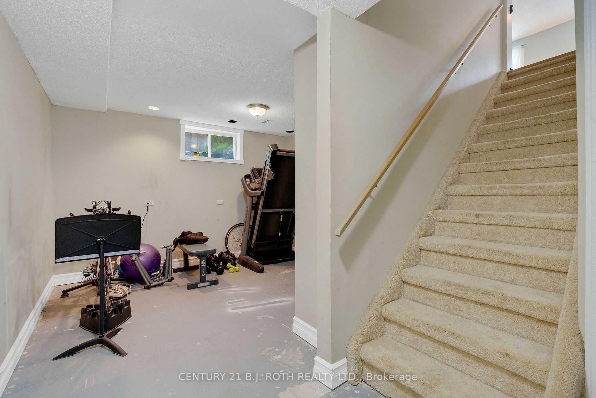 47 Irwin Dr
