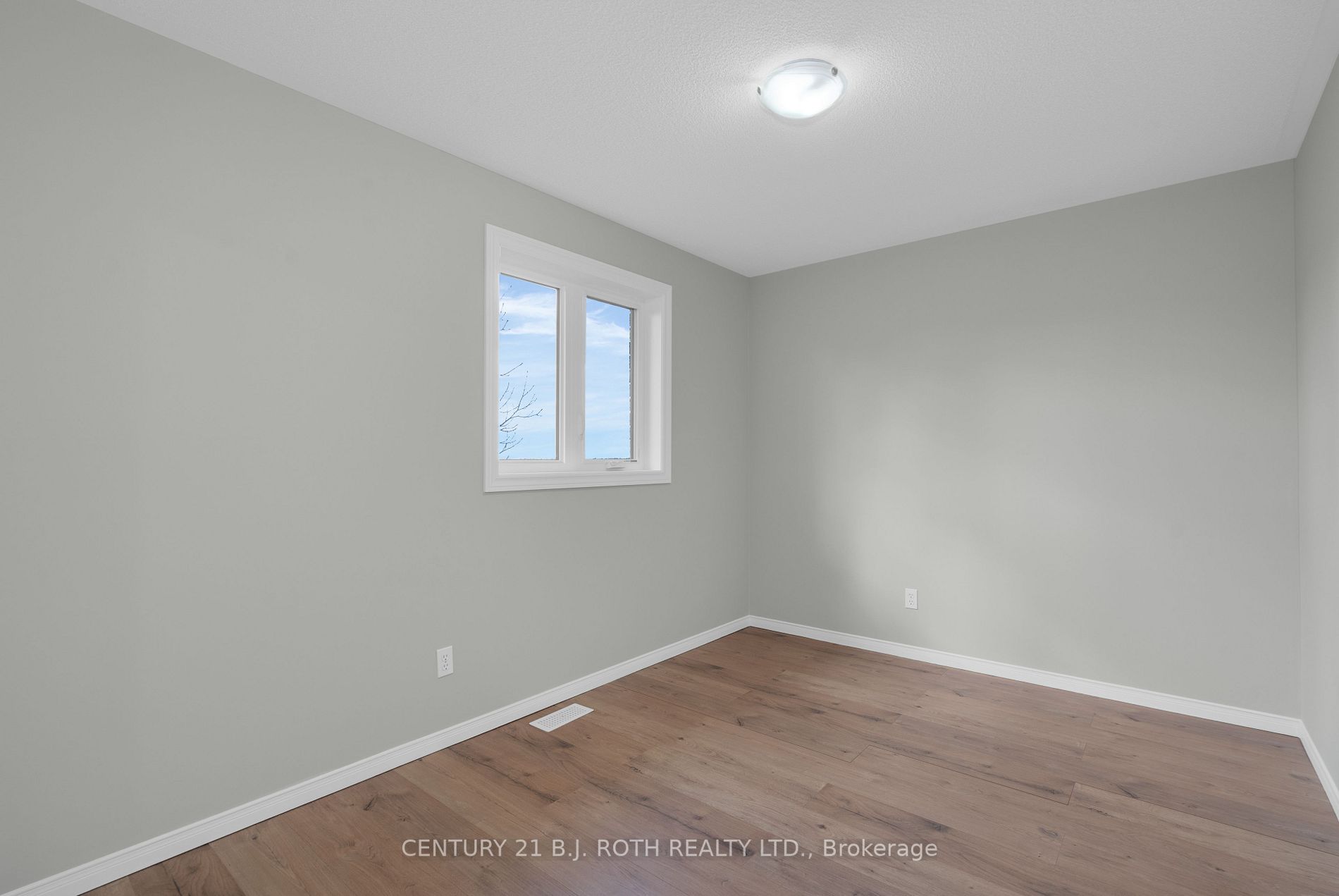 10 Selkirk Cres